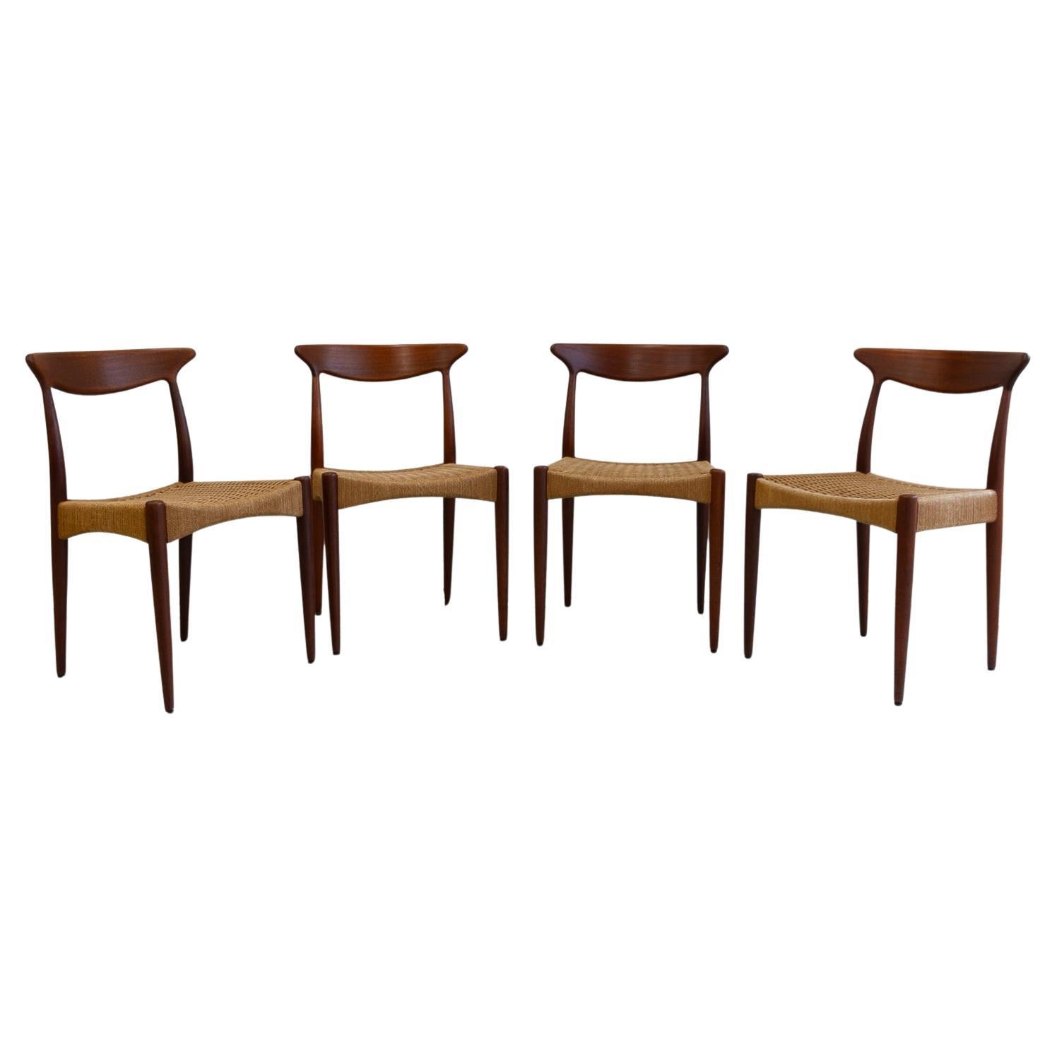 Danish Modern Teak Chairs by Arne Hovmand-Olsen for Mogens Kold, 1950s. Set of 4 For Sale