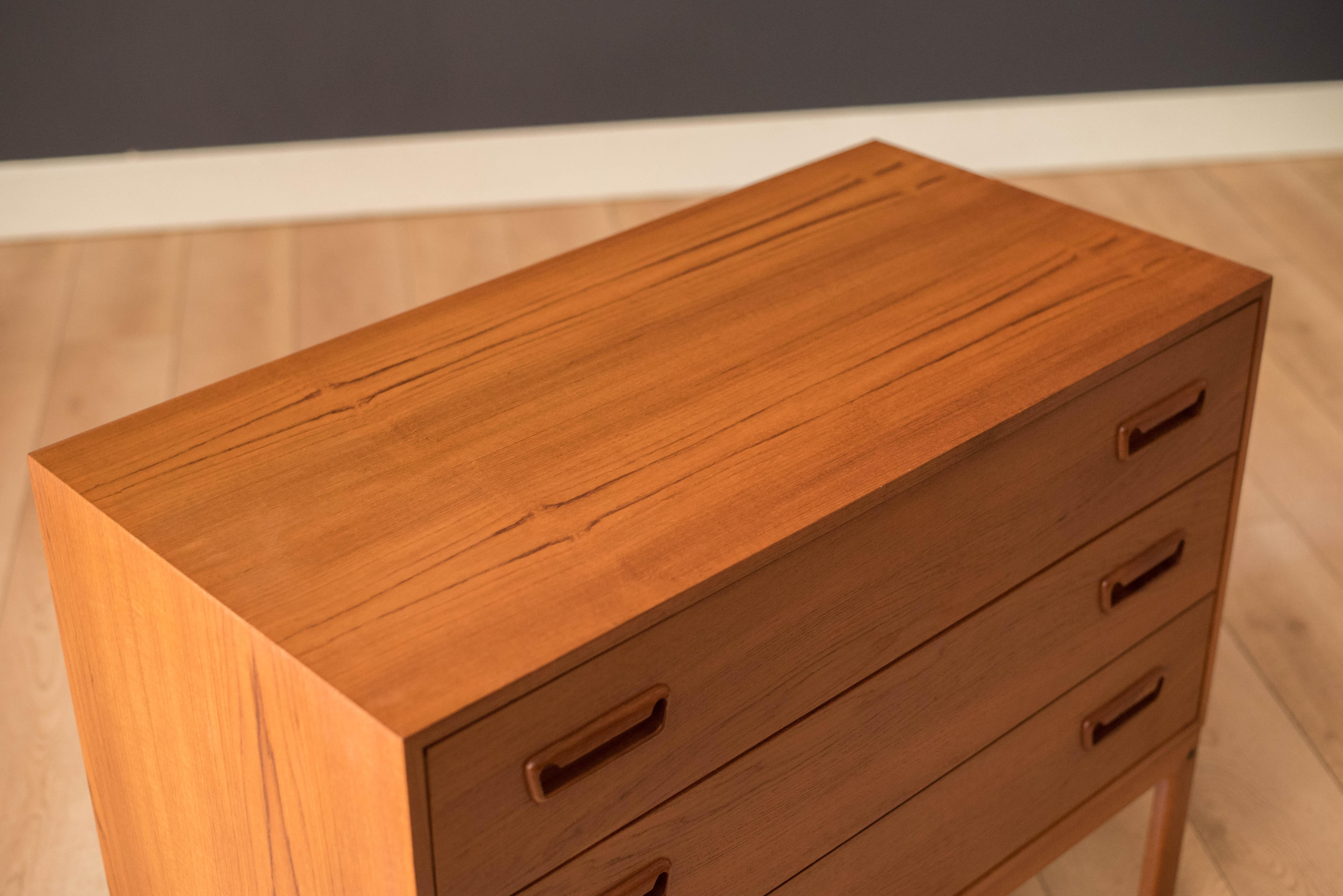 Teak Cassettiera moderna danese in teak di Arne Wahl Iversen per Vinde Mobelfabrik in vendita