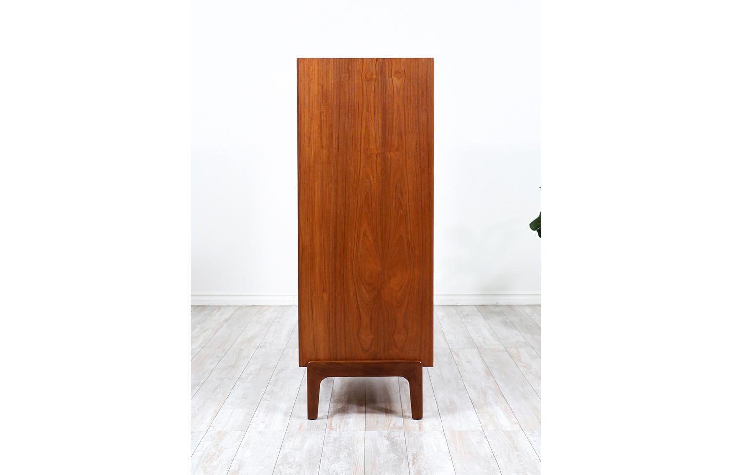Danish Modern Teak Chest of Drawers by William Watting In Excellent Condition In Los Angeles, CA