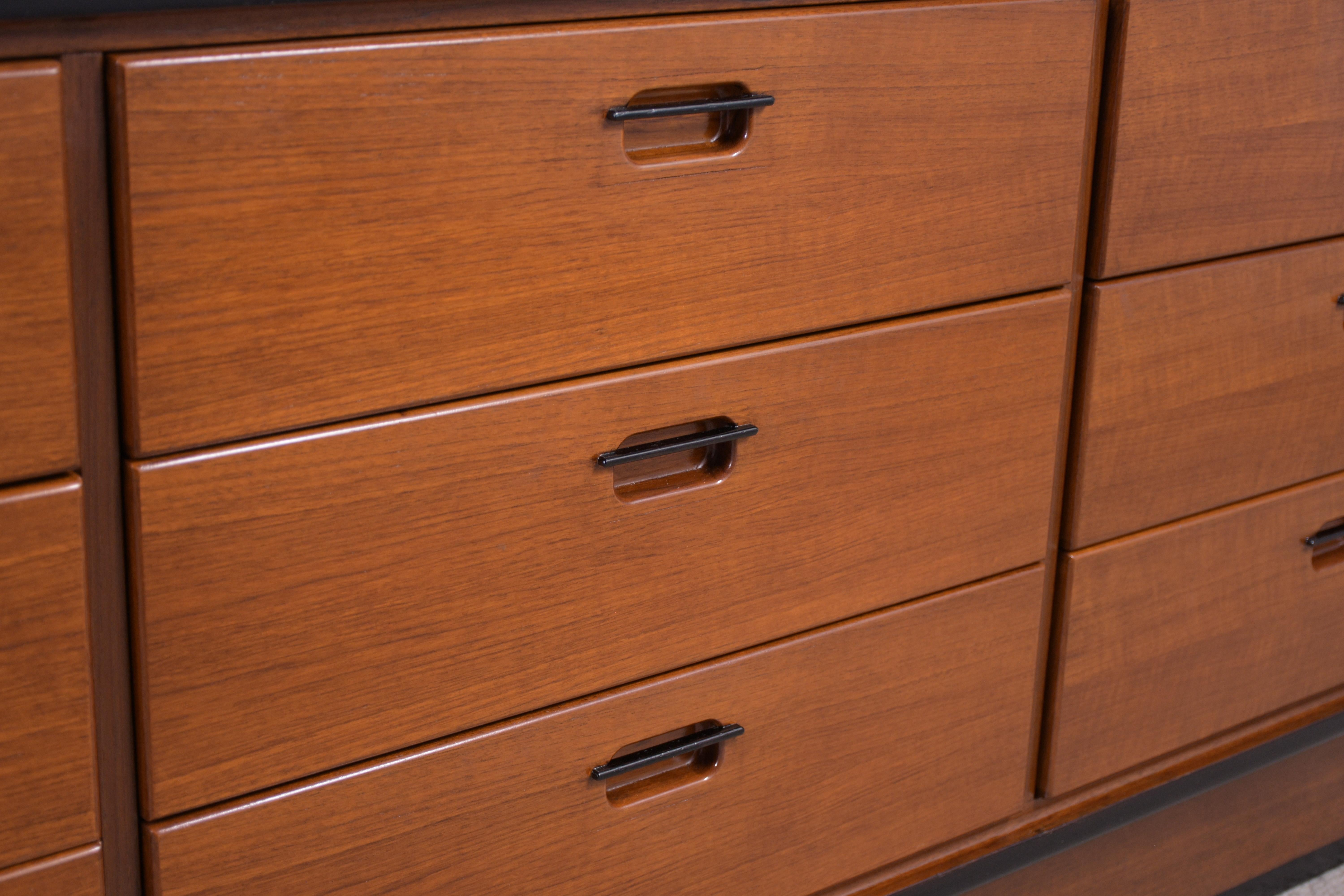 Vintage Elegance Reborn: Danish Mid-Century Modern Teak Chest of Drawers In Good Condition For Sale In Los Angeles, CA