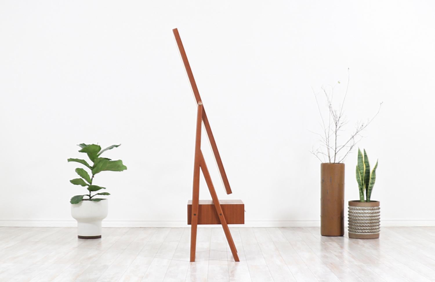 Danish Modern Teak Cheval Dressing Mirror In Excellent Condition In Los Angeles, CA