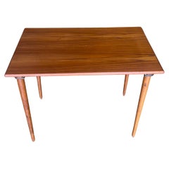 Moderno danés  Teak Cocktail End Table by Westnofa