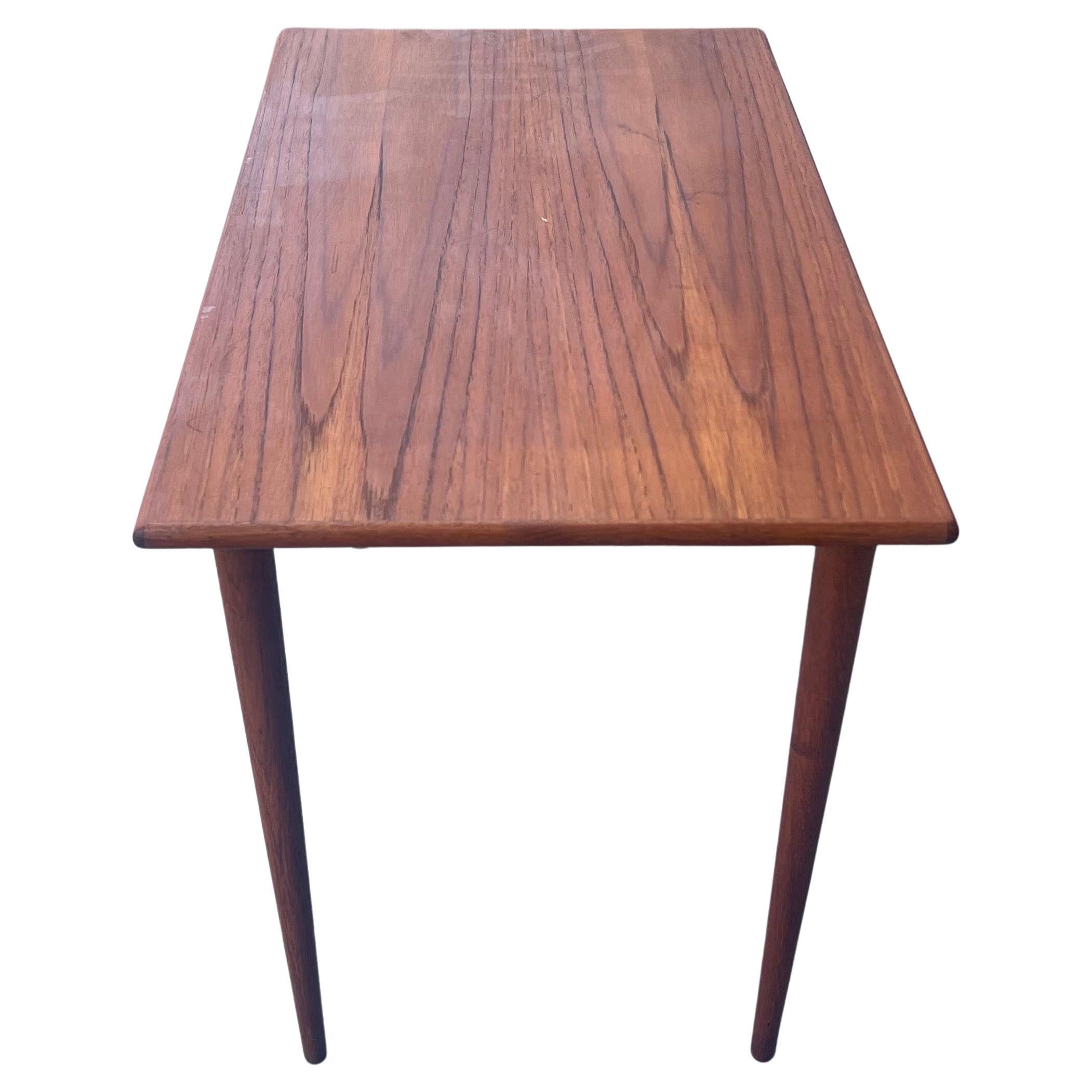 Danish Modern  Teak Cocktail End Table by Westnofa In Good Condition In San Diego, CA