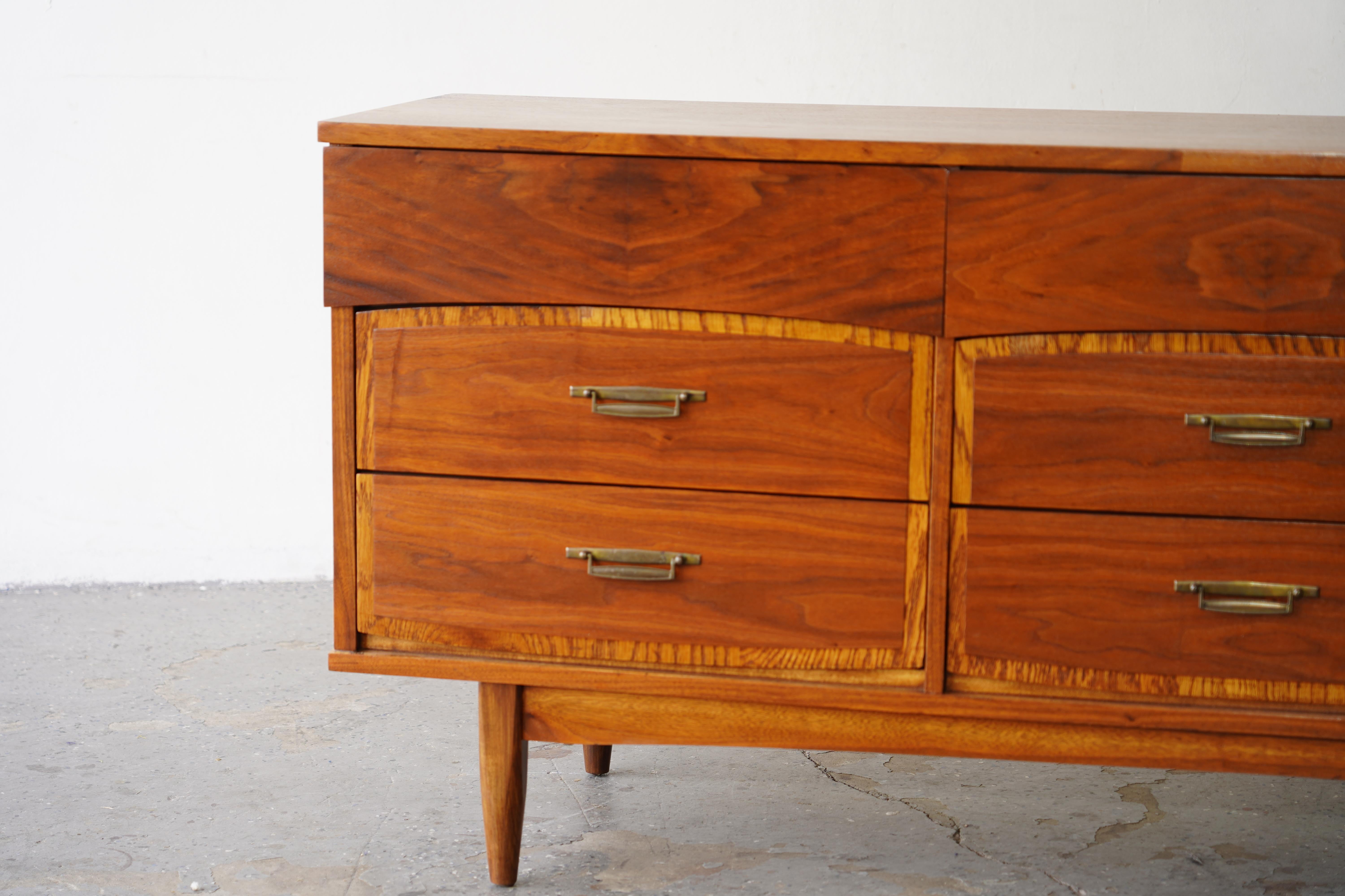 Milieu du XXe siècle Table basse moderne danoise en teck par Albert  Larsons  pour Mobelfabrik  Tibro en vente
