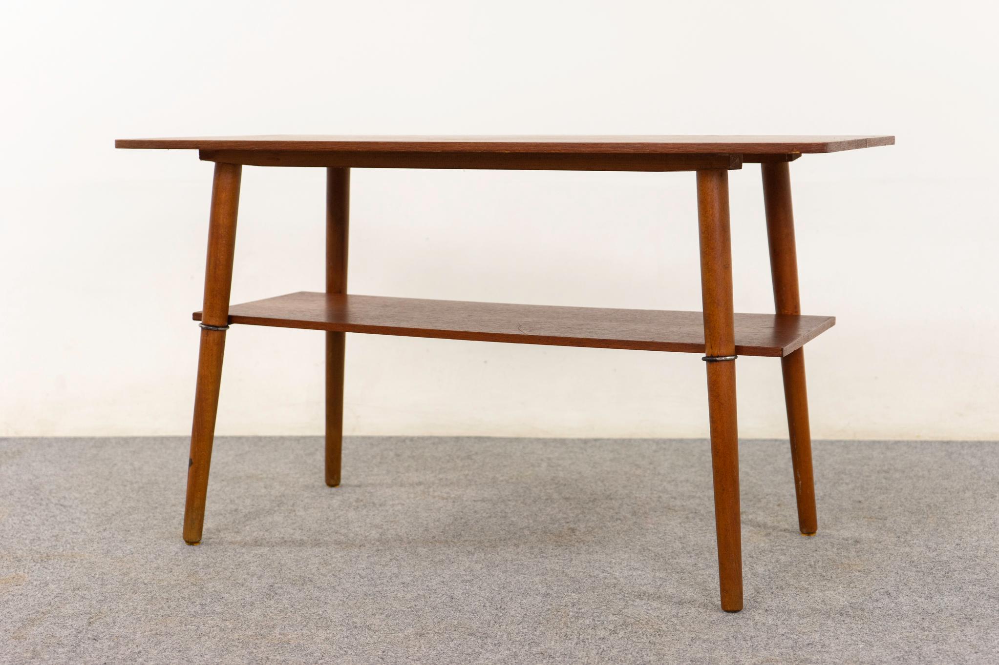Table basse danoise en teck The Moderns en vente 2