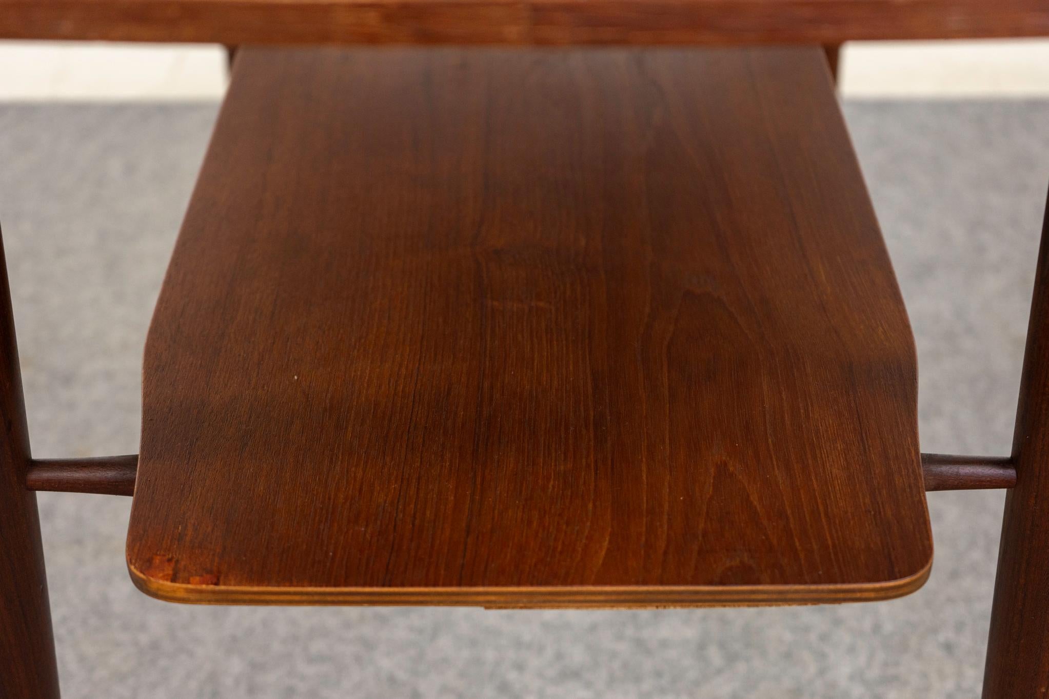 Table basse danoise en teck The Moderns en vente 2