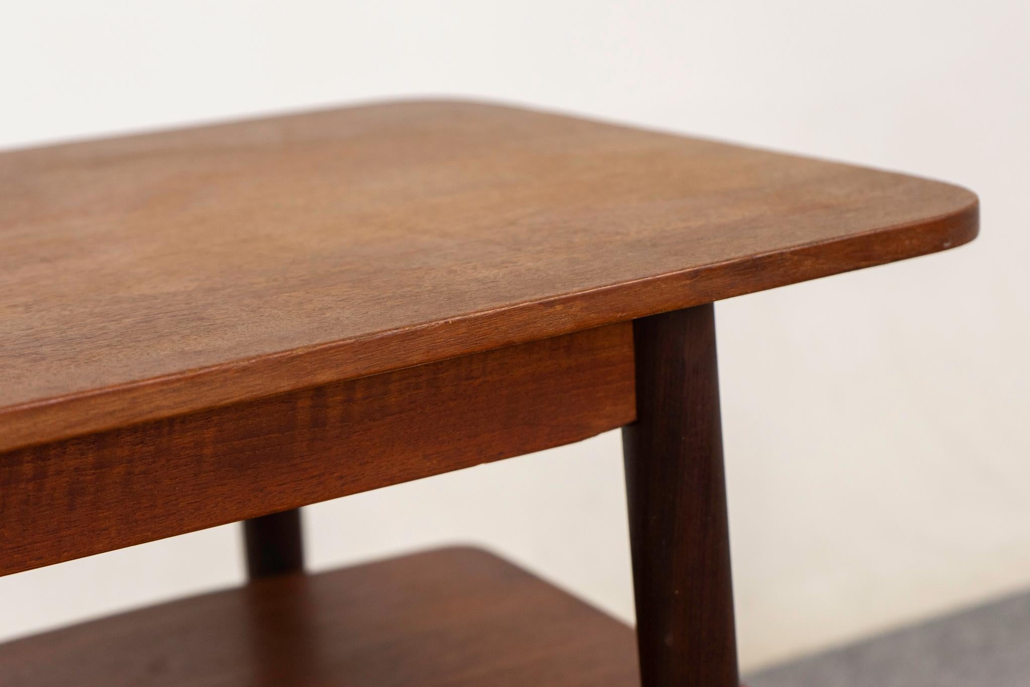 Danois Table basse danoise en teck The Moderns en vente