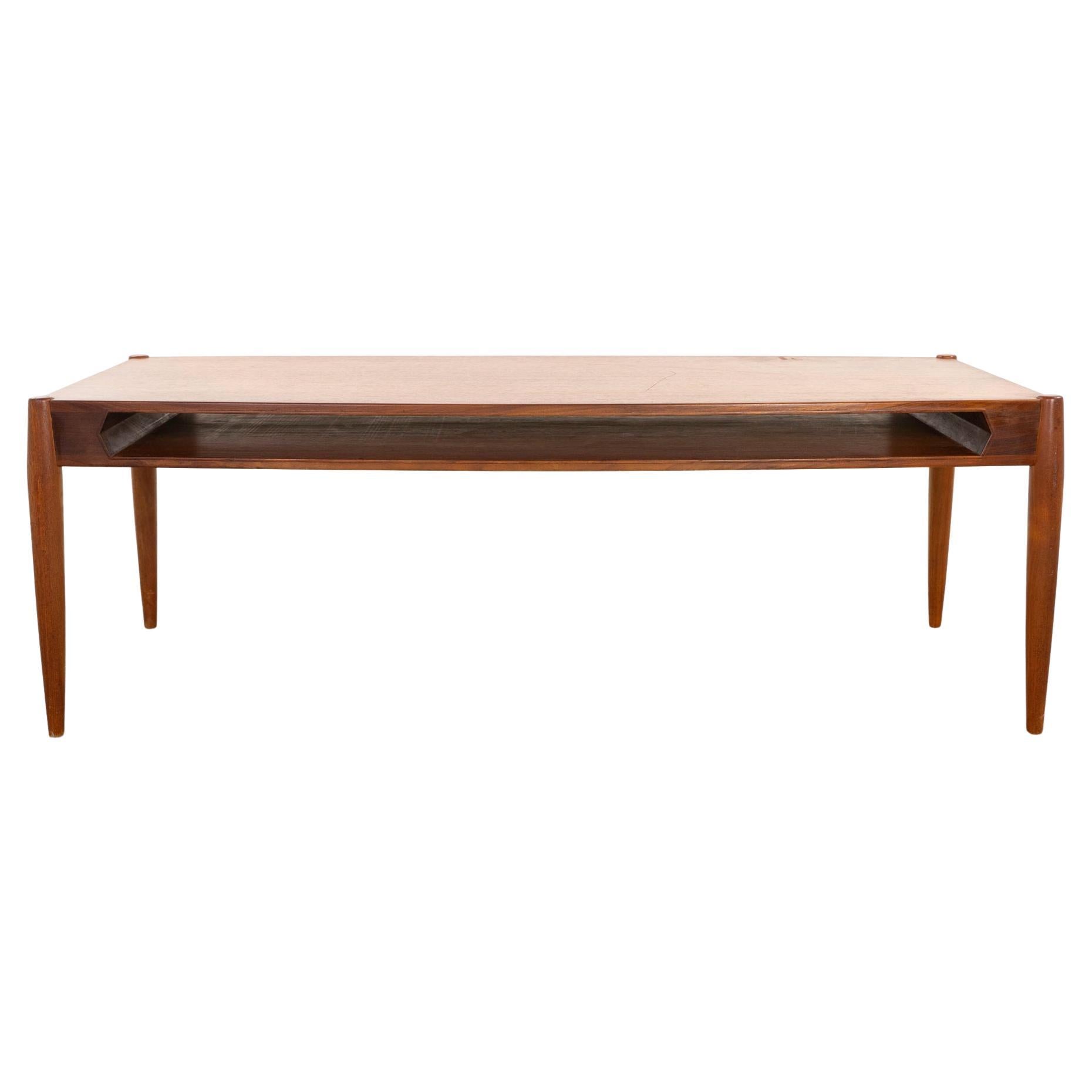 Table basse danoise en teck The Moderns