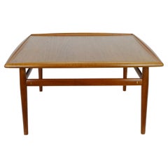 Dänisches modernes Teakholz COFFEE TABLE Graue Jacke aus Jalk, 1960er Jahre