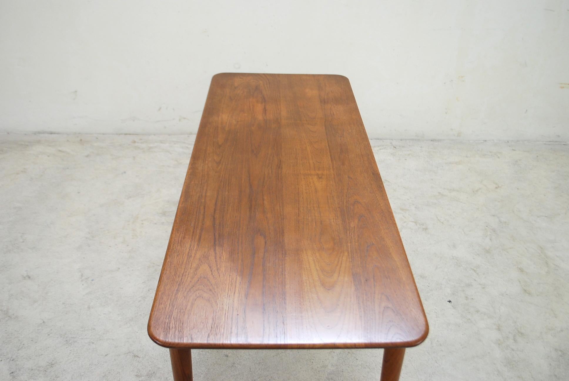 Danish Modern Teak Coffee Table Rolf Rastad and Adolf Relling for Gustav Bahus In Good Condition For Sale In Munich, Bavaria