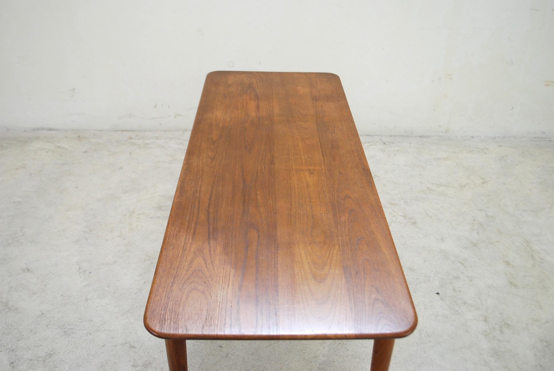 Huilé Table basse moderne danoise Rolf Rastad et Adolf Relling pour Gustav Bahus en vente