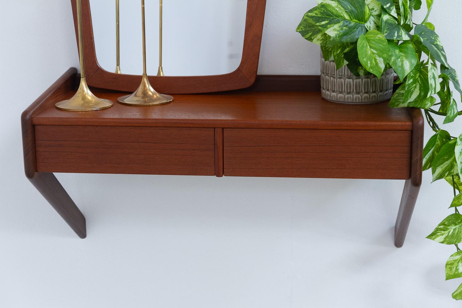 Danish Modern Teak Console by Sigfred Omann for Ølholm, 1960s. 8