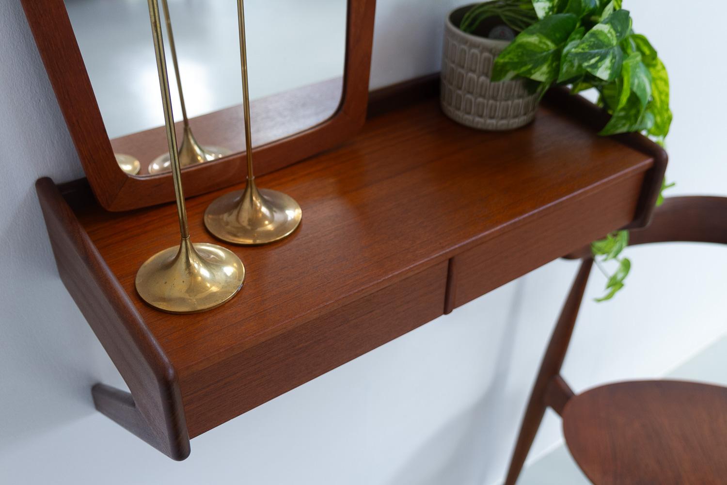 Danish Modern Teak Console by Sigfred Omann for Ølholm, 1960s. 9