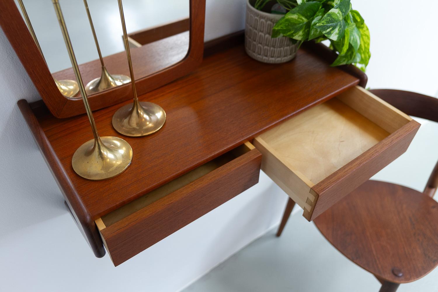 Danish Modern Teak Console by Sigfred Omann for Ølholm, 1960s. 10