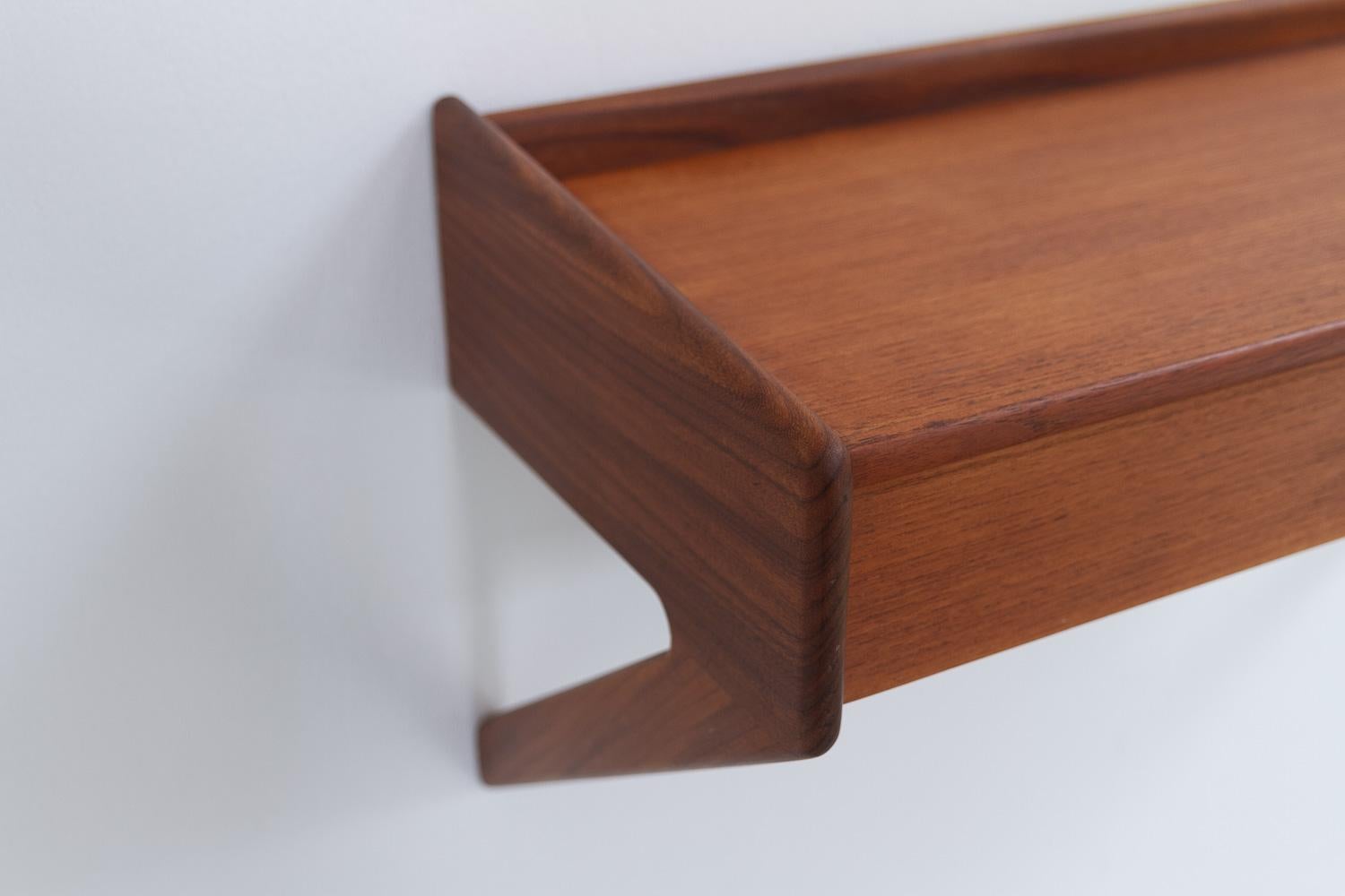 Danish Modern Teak Console by Sigfred Omann for Ølholm, 1960s. In Good Condition In Asaa, DK