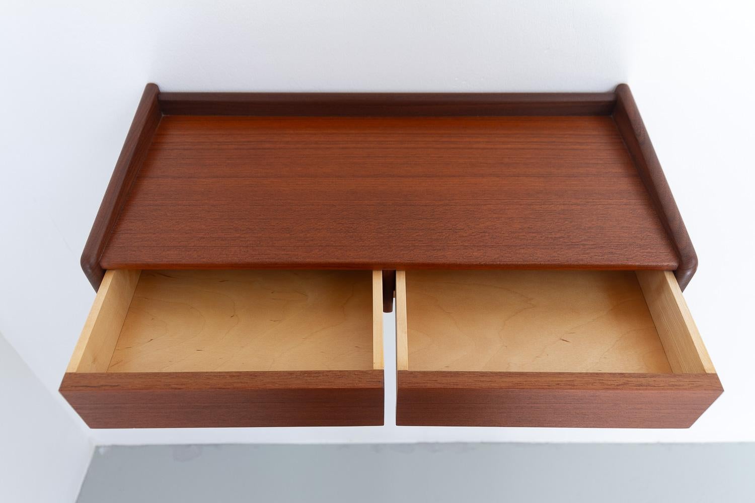 Mid-20th Century Danish Modern Teak Console by Sigfred Omann for Ølholm, 1960s.