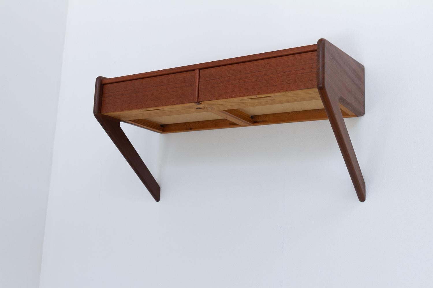 Danish Modern Teak Console by Sigfred Omann for Ølholm, 1960s. 2