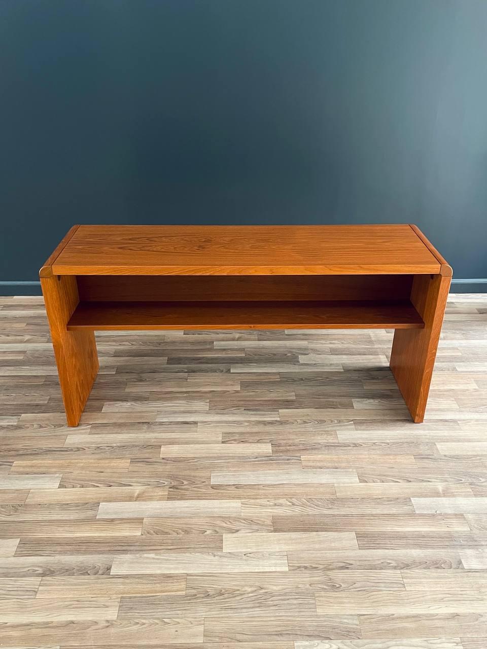 Danish Modern Teak Console Table or Credenza In Good Condition In Los Angeles, CA