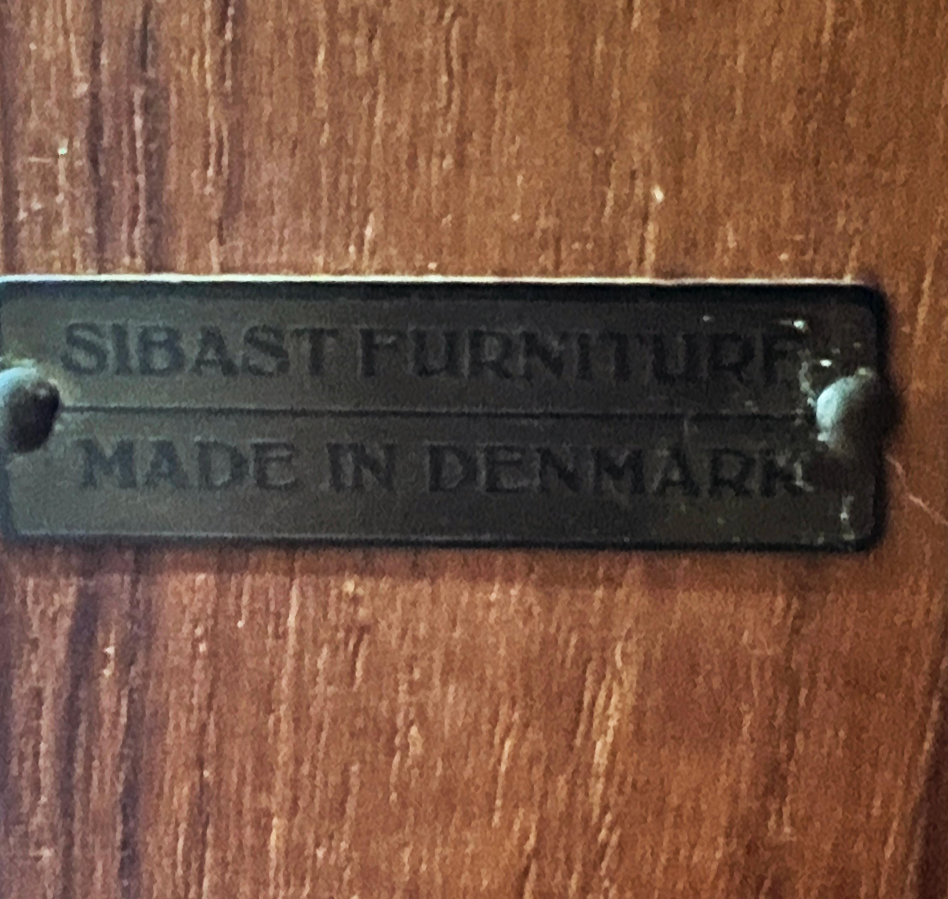 Credenza moderna danese in teak Arne Vodder Sibast Mobelfabrik con ante a tamburo in vendita 2