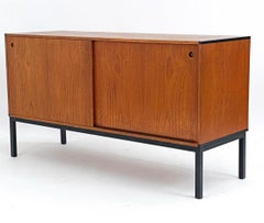 Crédence danoise moderne en teck par Hans Hove & Palle Petersen