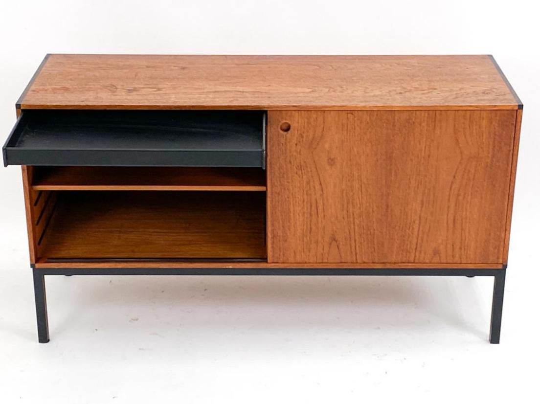 Dänische moderne dänische Anrichte aus Teakholz von Hans Hove & Palle Petersen (Holzarbeit)