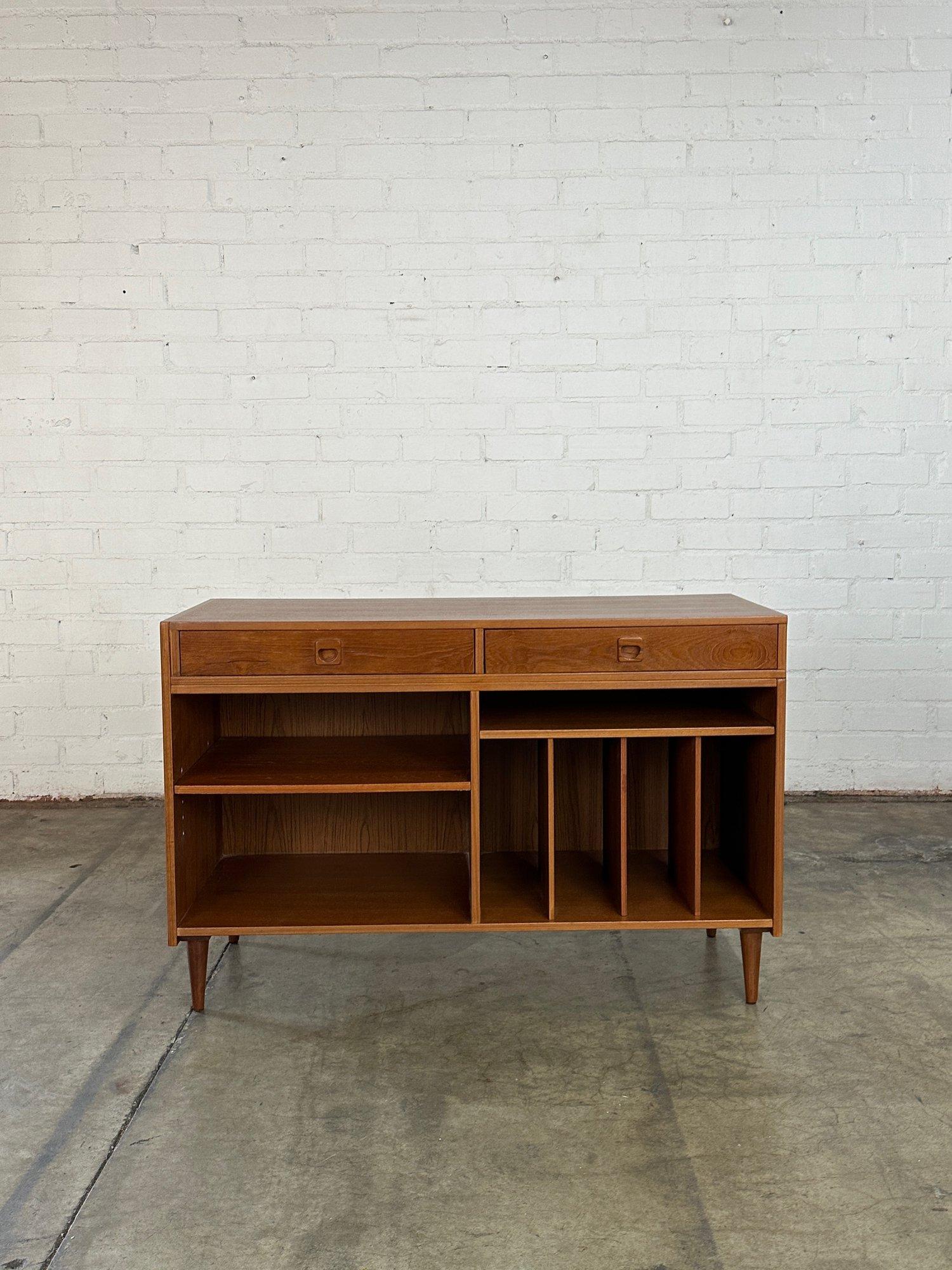Danish Modern Teak Credenza In Good Condition For Sale In Los Angeles, CA