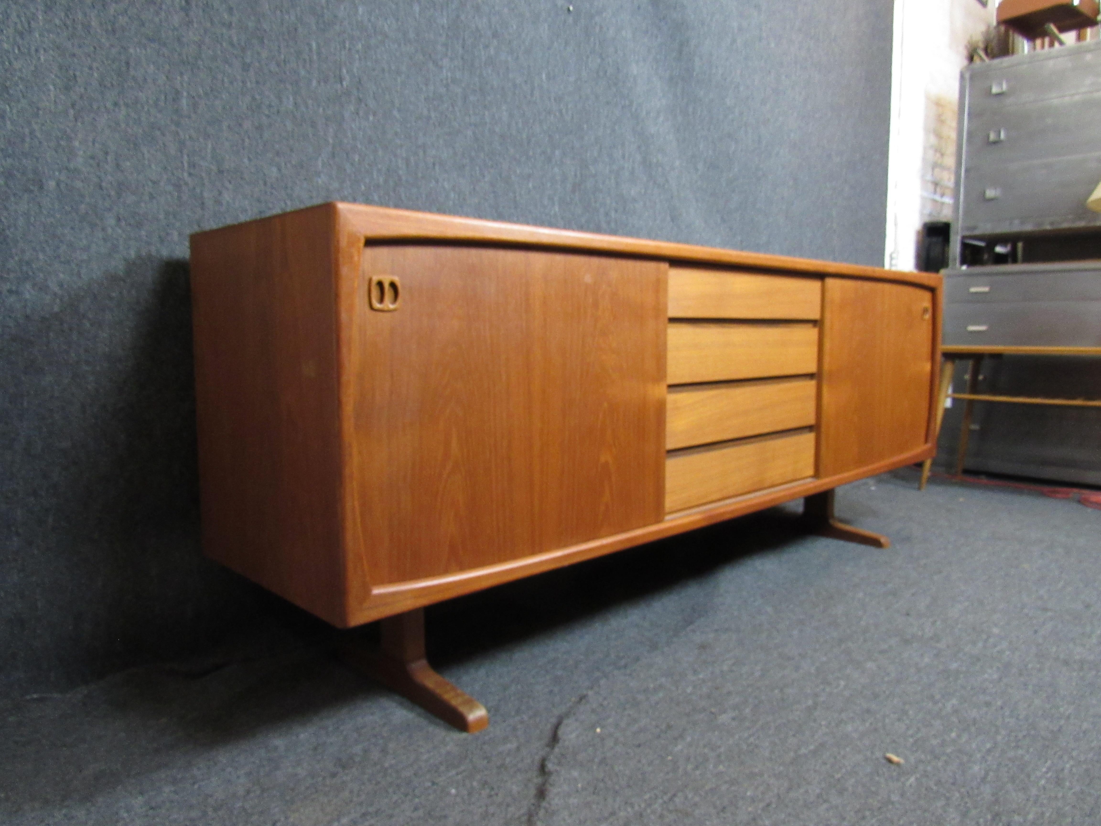 Danish Modern Teak Credenza In Good Condition For Sale In Brooklyn, NY