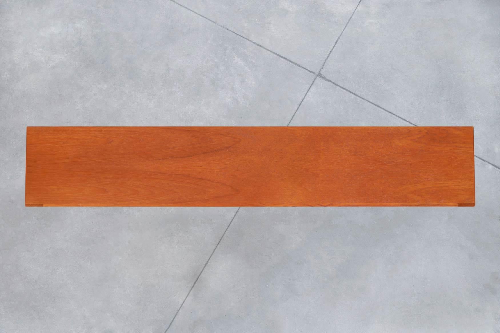 Credenza o libreria moderna danese in teak con ante in vetro di Bernhard Pedersen in vendita 2