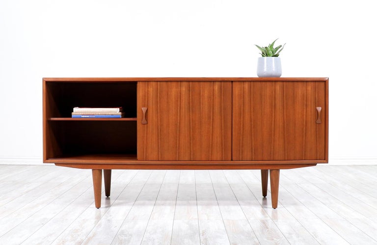 Danish Modern Teak Credenza with Bowtie Style Pulls by Clausen & Søn In Excellent Condition For Sale In Los Angeles, CA