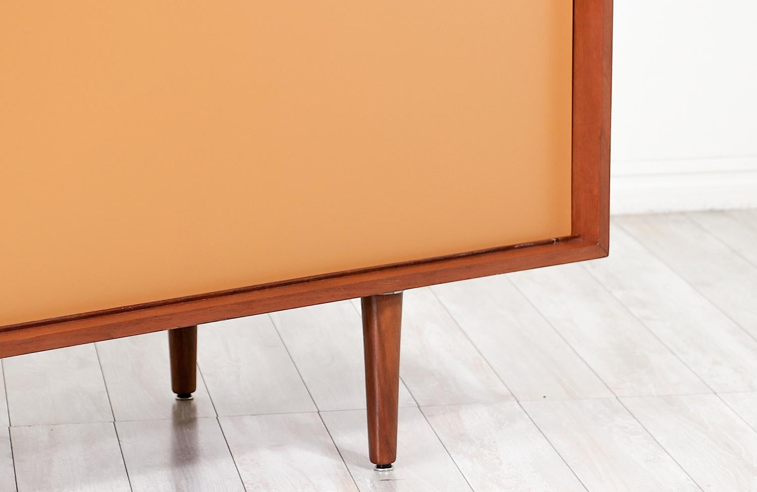 Expertly Restored - Danish Modern Teak Credenza with Two-Tone Lacquered-Doors For Sale 5