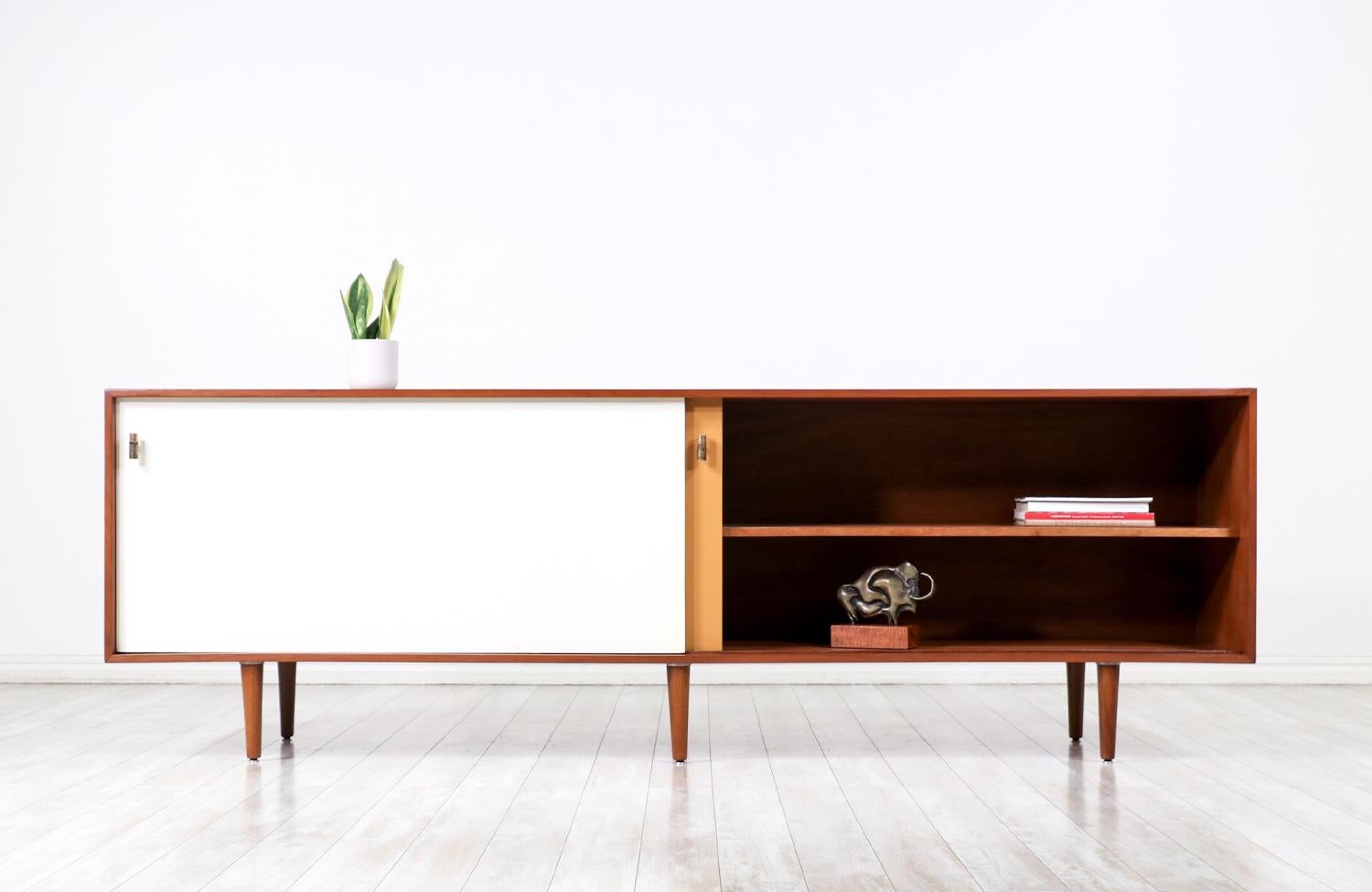 Expertly Restored - Danish Modern Teak Credenza with Two-Tone Lacquered-Doors In Excellent Condition For Sale In Los Angeles, CA