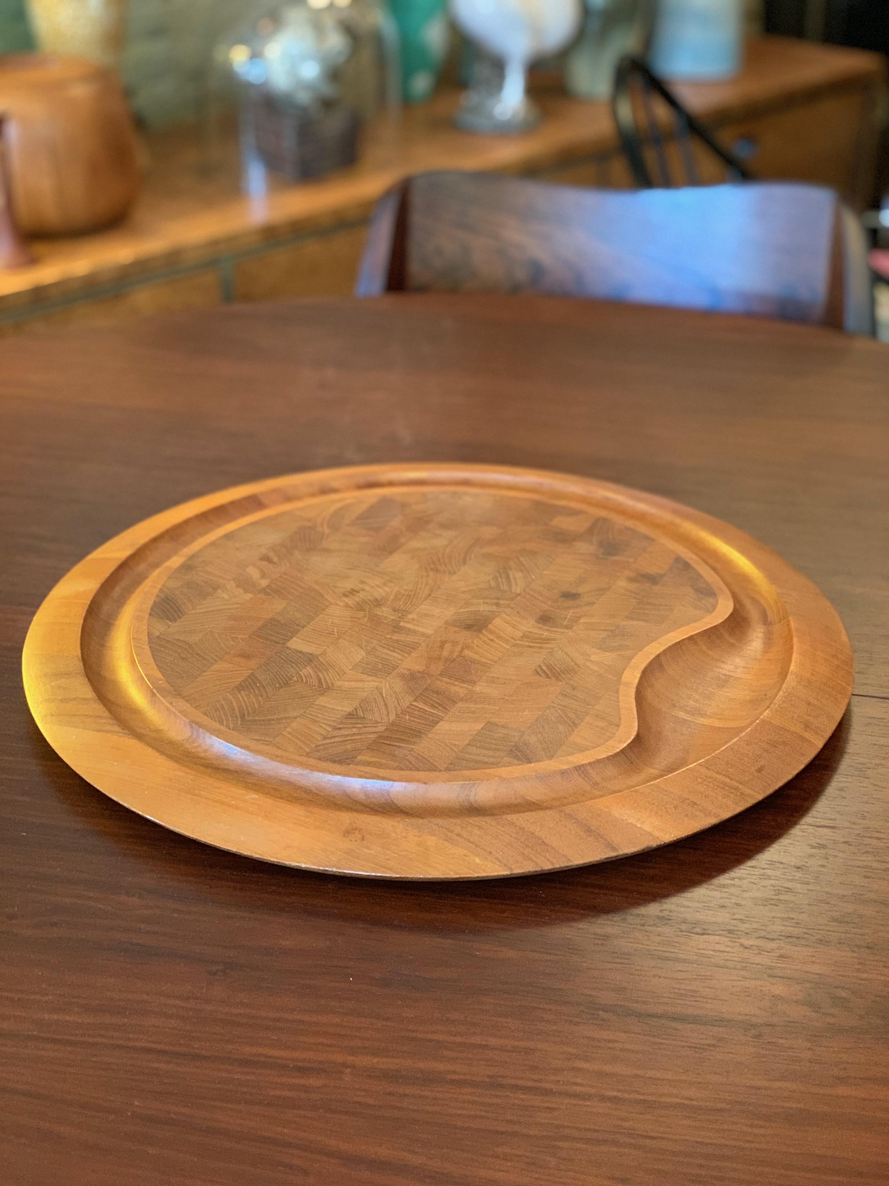 Danish Modern Teak Cutting Board Serving Tray by Jens Quistgaard For Dansk In Good Condition In Brooklyn, NY