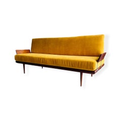 Danish Modern Teak Daybed / Sofa by Peter Hvidt for John Stuart 20th Century