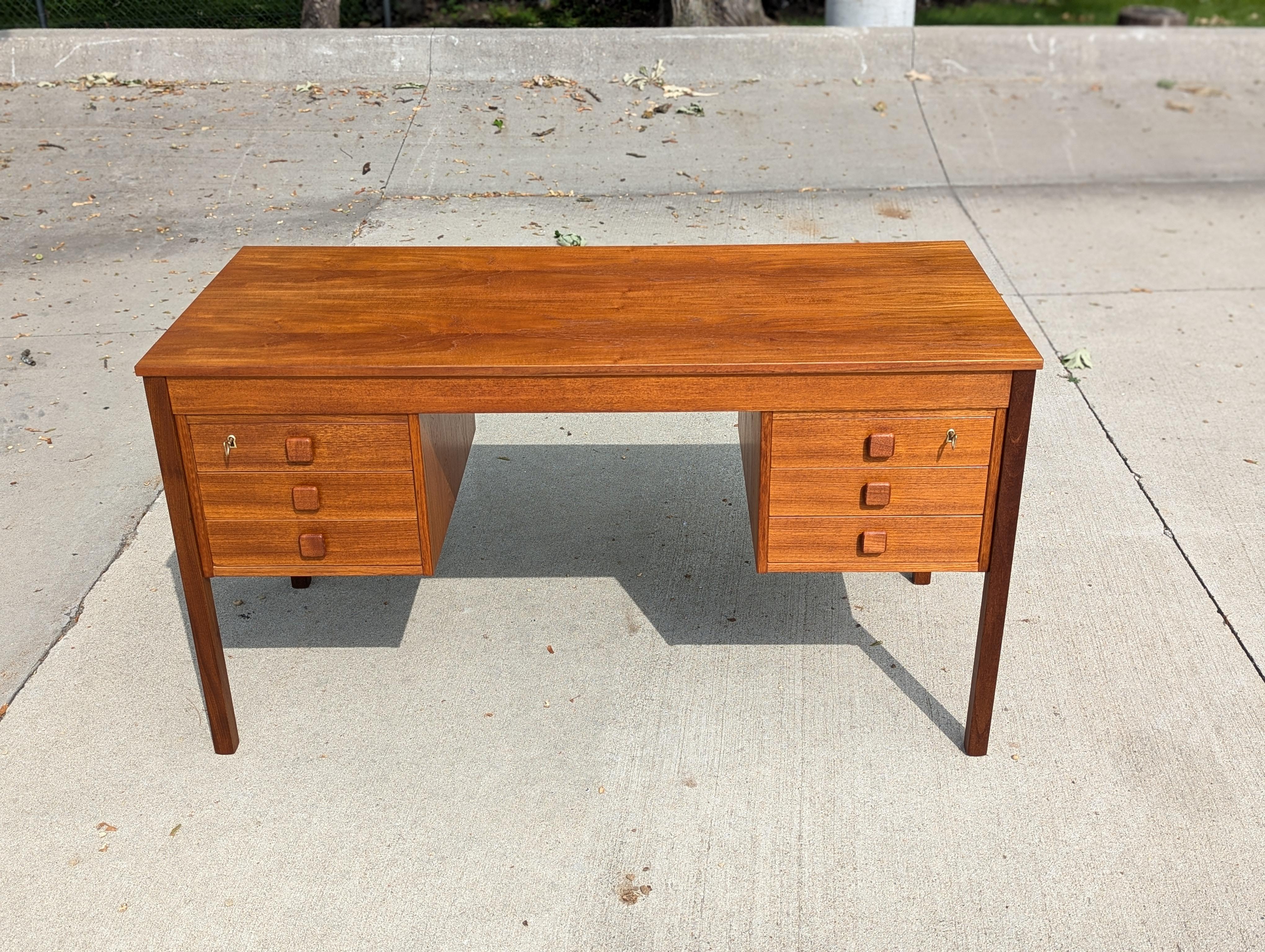 Danish Modern Teak Desk By Domino Møbler For Sale 4