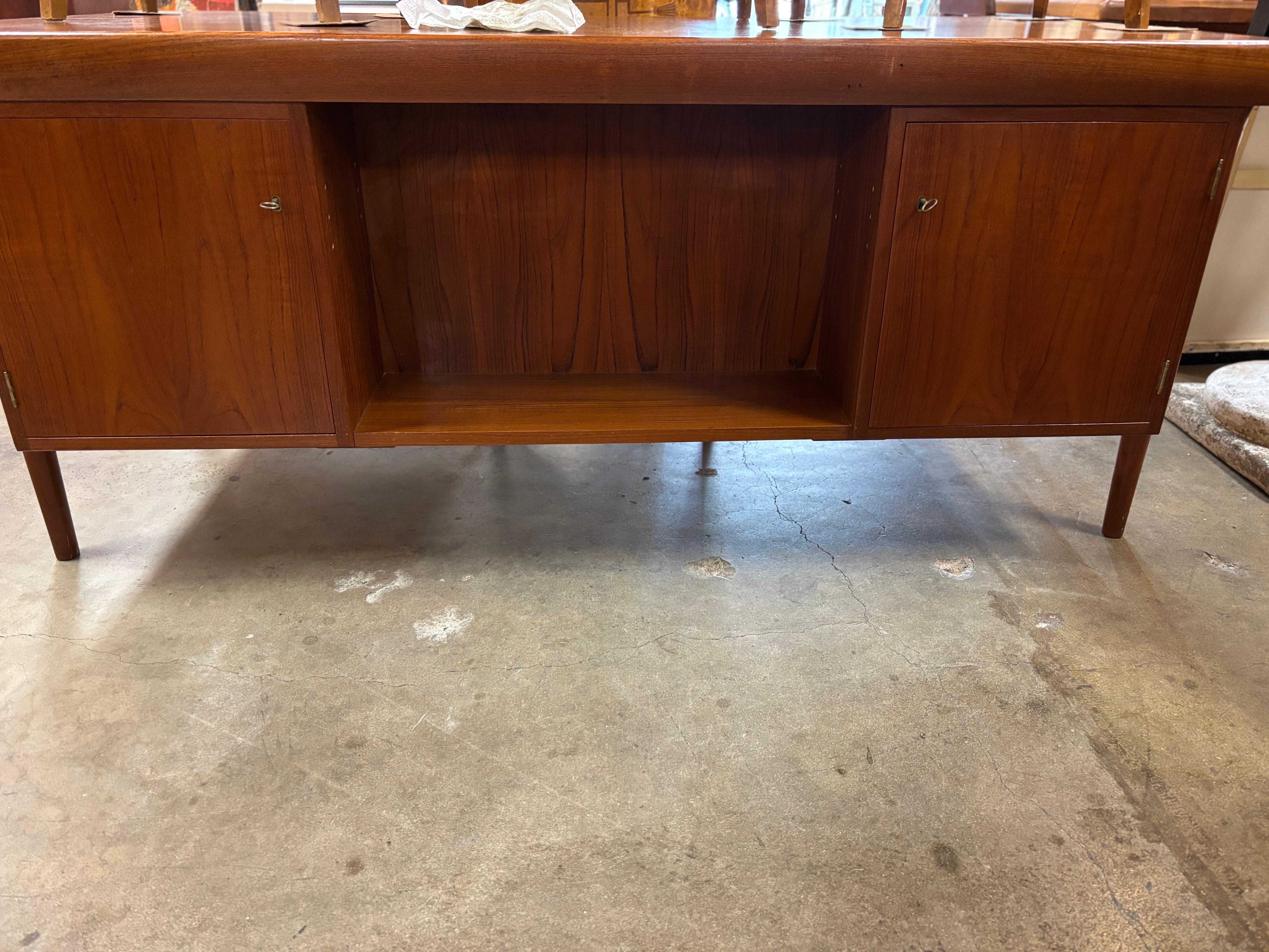 Scrivania moderna danese in teak di K. A. B. Simonsen in vendita 6