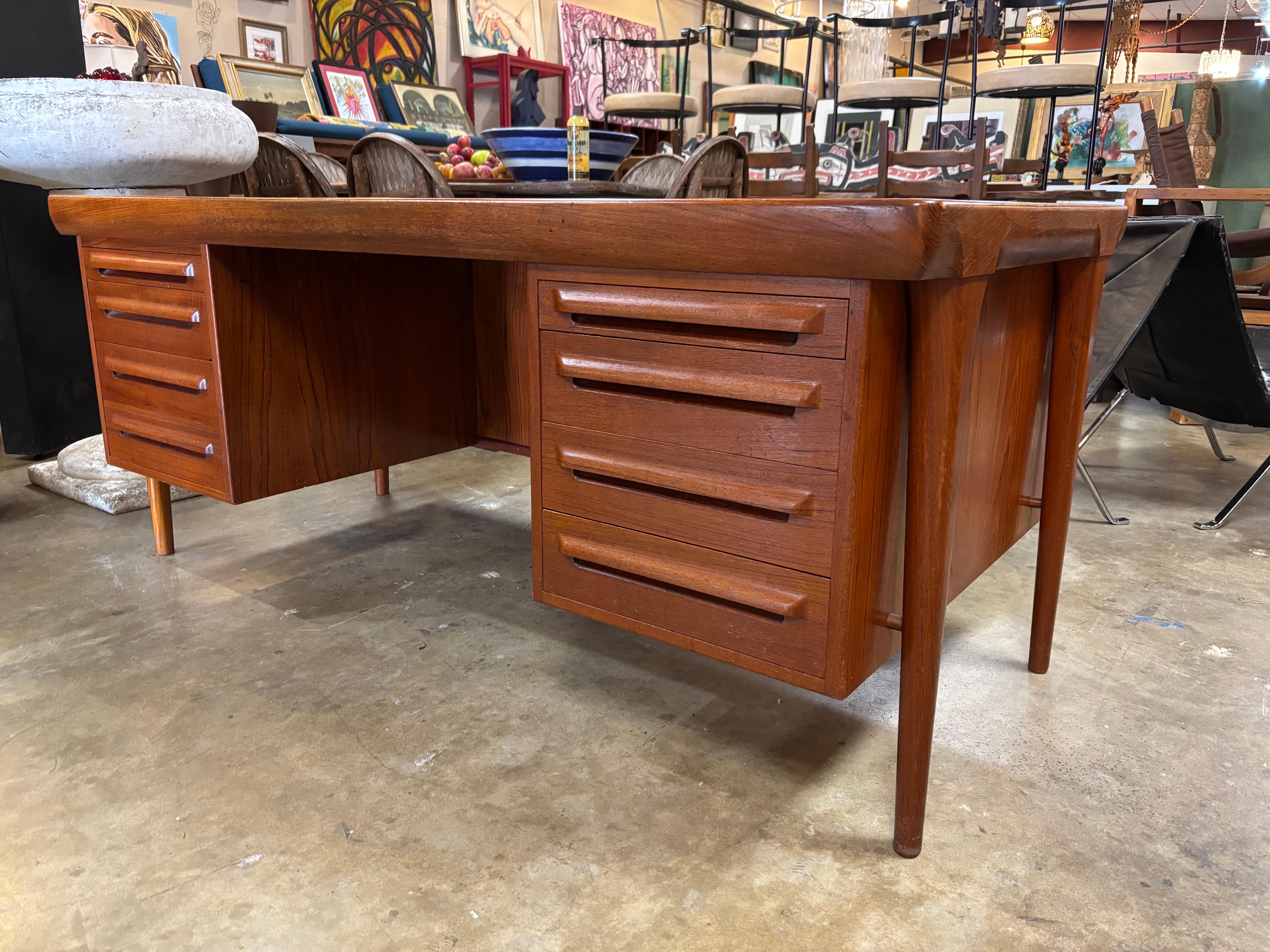 Scrivania moderna danese in teak di K. A. B. Simonsen in vendita 8