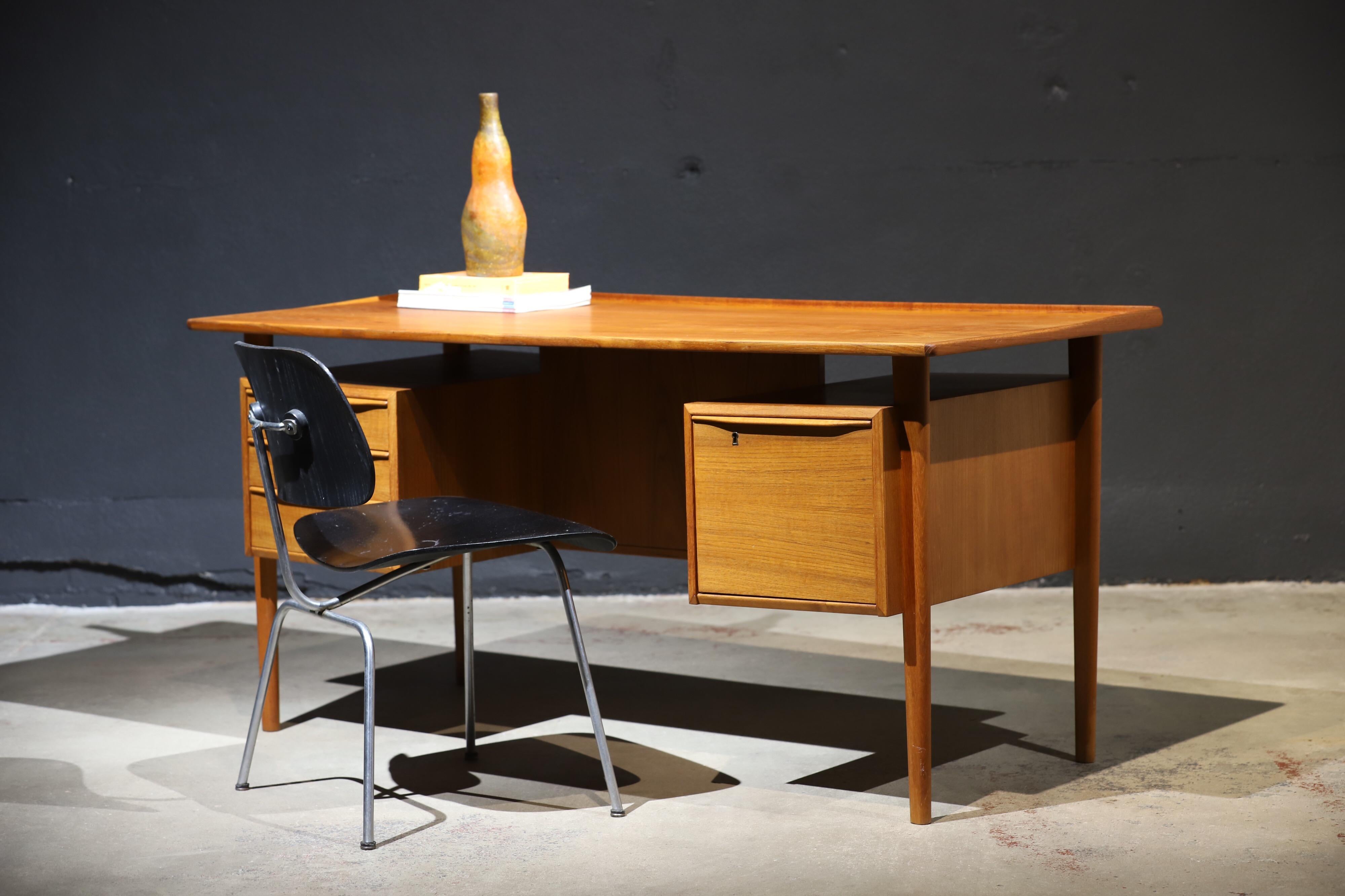 Danish Modern Teak Desk by Peter Lovig Nielsen 15