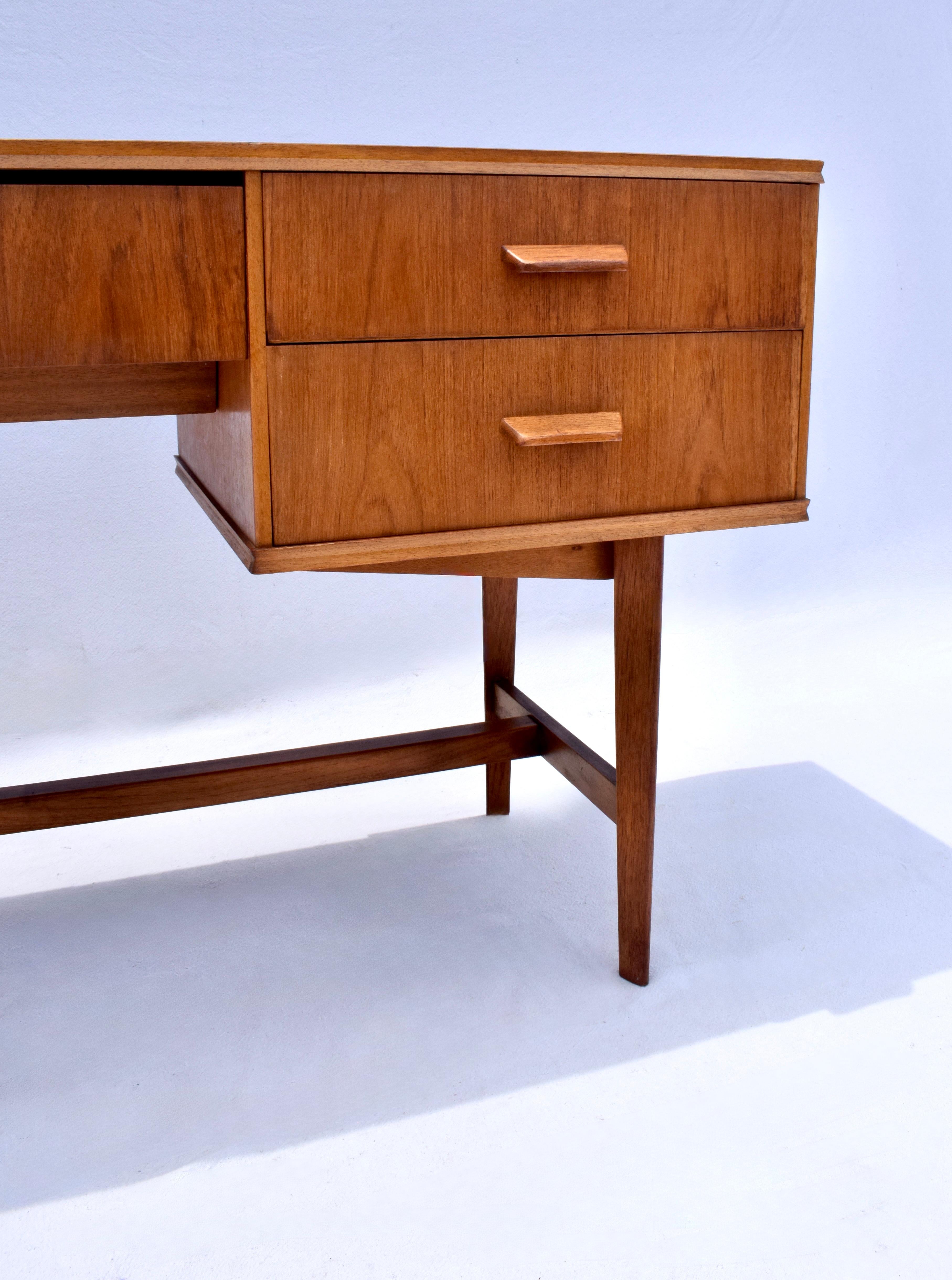 Danish Modern Teak Desk Set by Gimson & Slater LTD For Sale 4