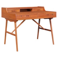 Bureau/Vanité danois moderne en teck d'Arne Wahl Iversen