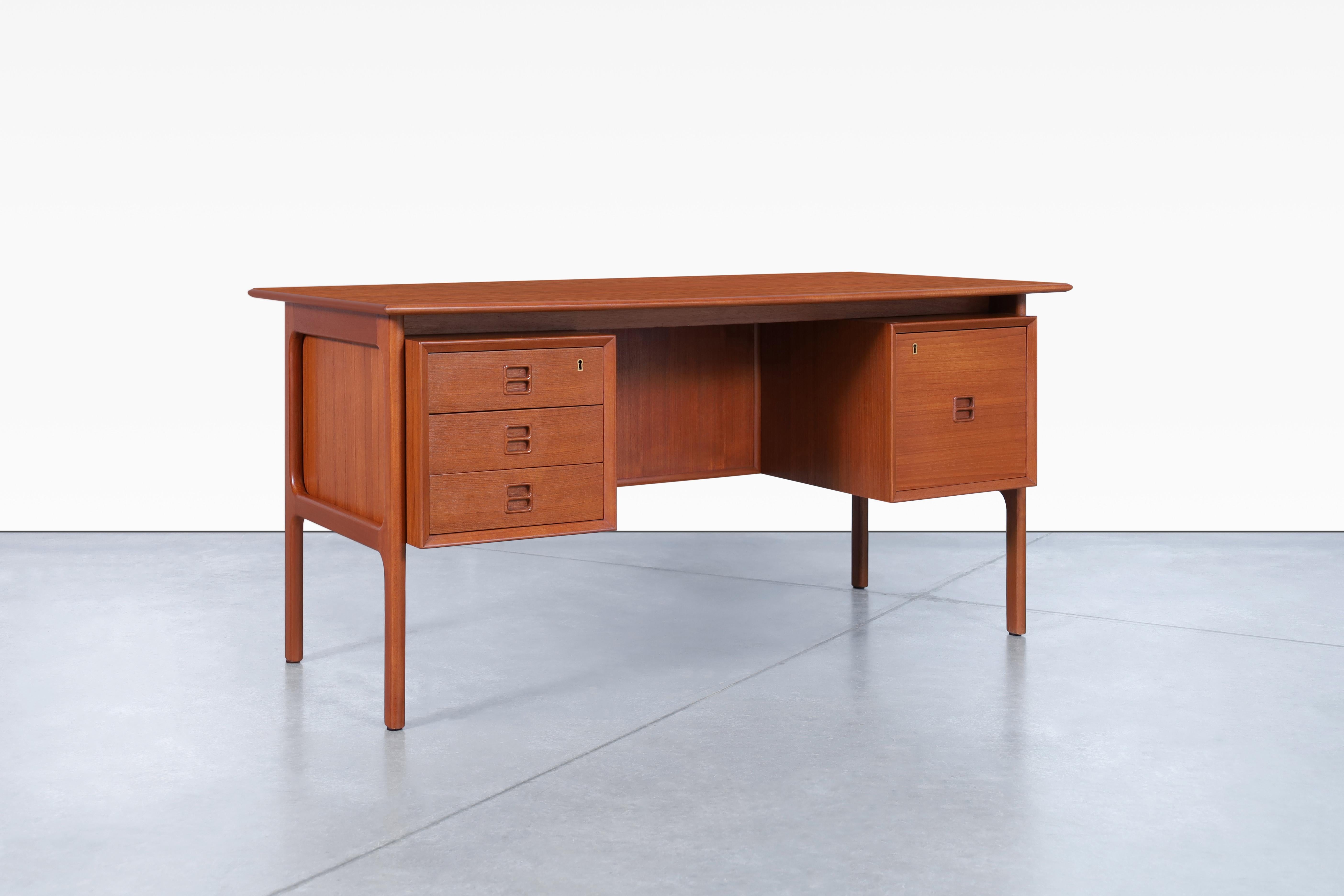 Danish Modern Teak Desk W/ Bookcase by Erik Brouer for Brouer Møbelfabrik In Excellent Condition For Sale In North Hollywood, CA