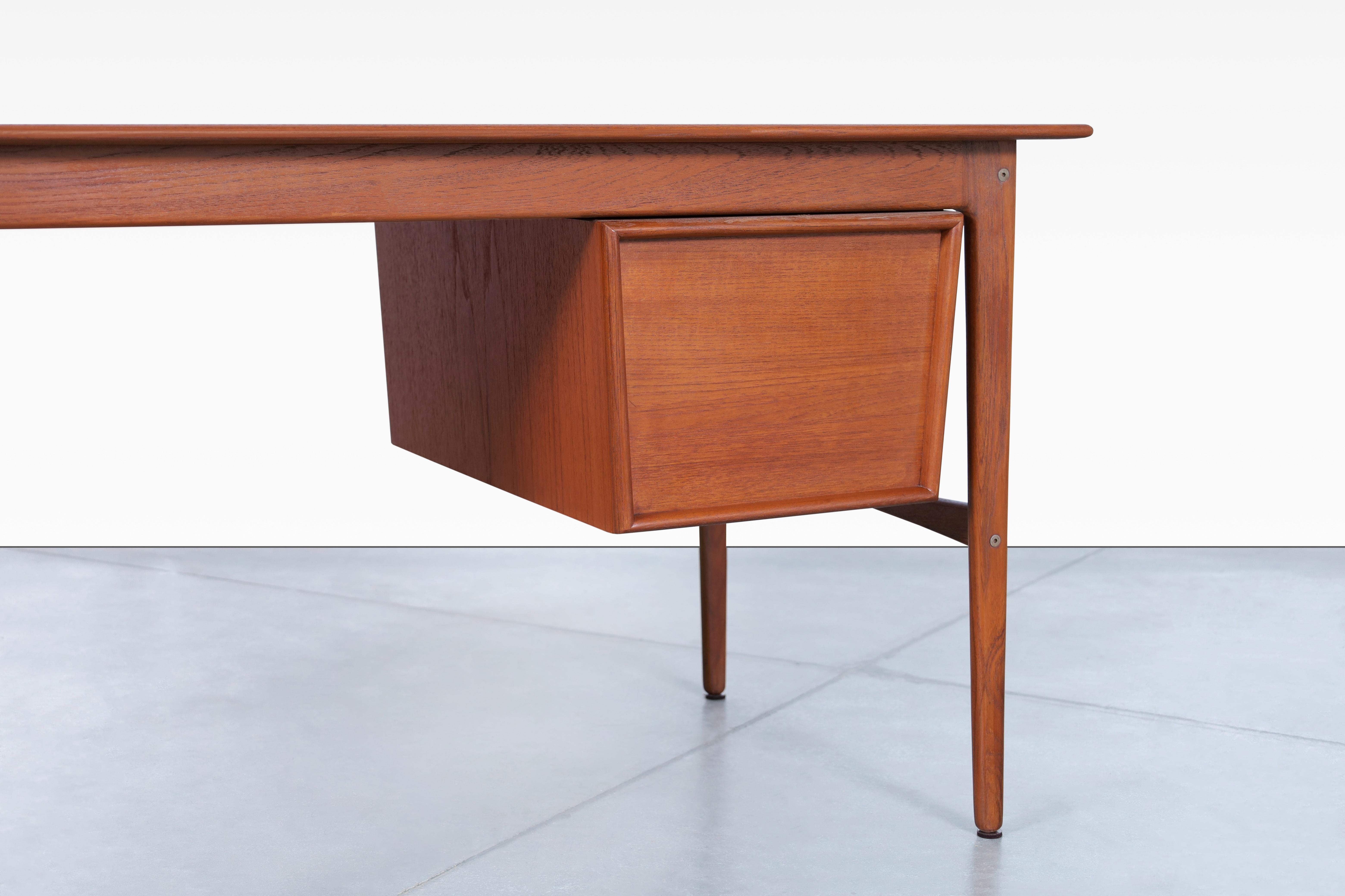 Danish Modern Teak Desk w/ Drop-Leaf by Aksel Boll Jensen For Sale 5
