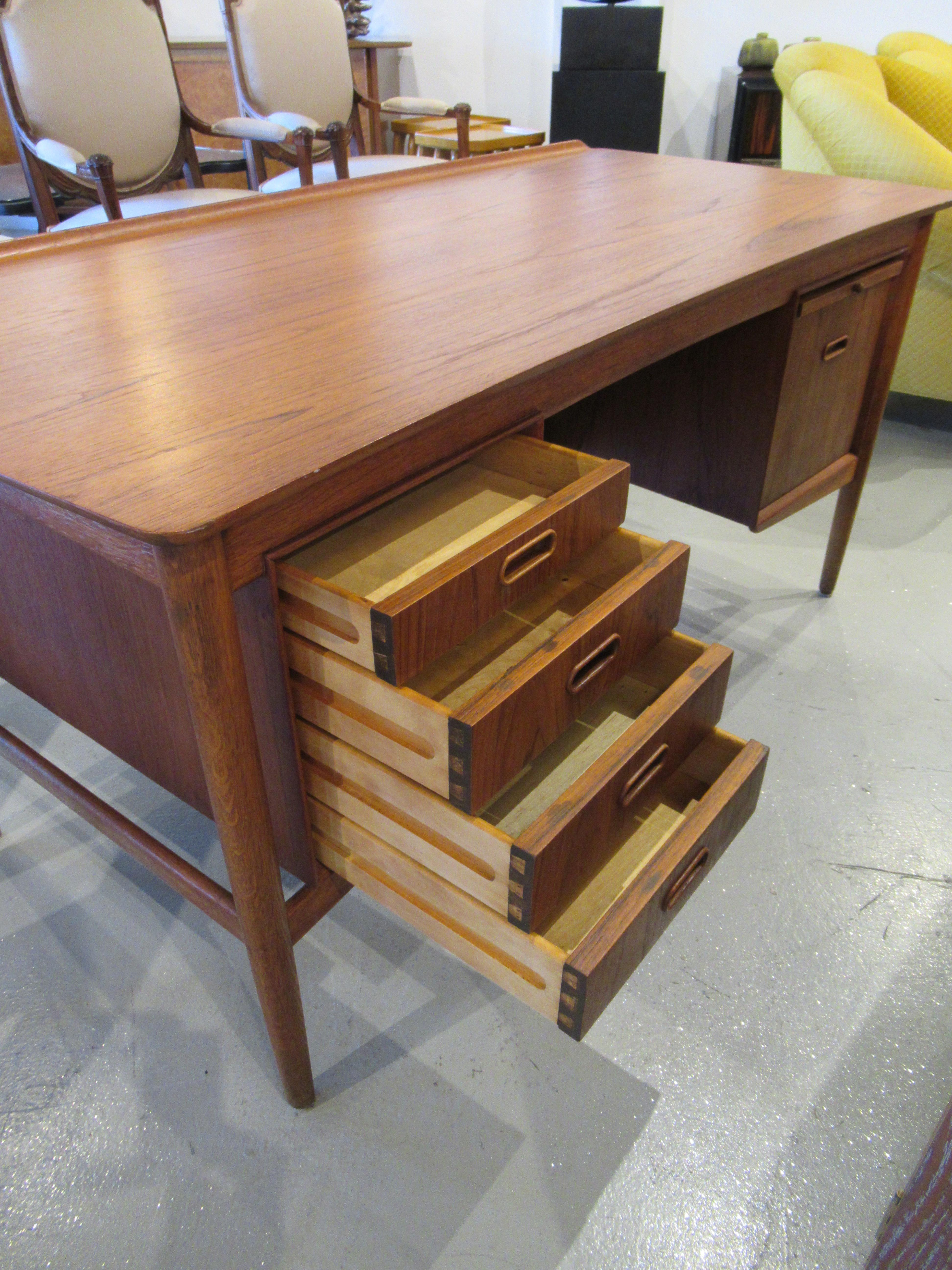 Danish Modern Teak Desk with Bookcase Back, Arne Vodder In Excellent Condition In Hollywood, FL