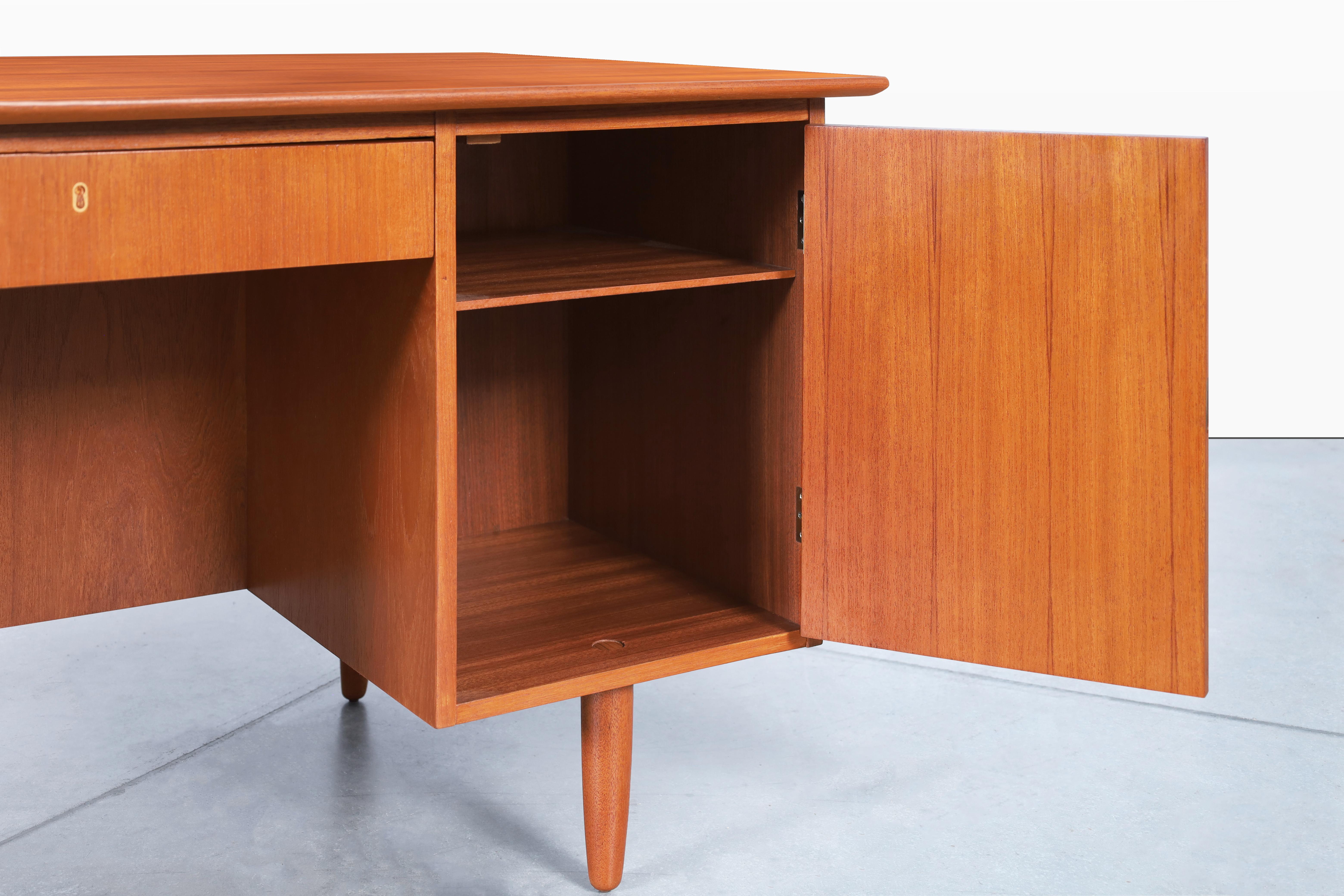 Danish Modern Teak Desk with Bookcase For Sale 4
