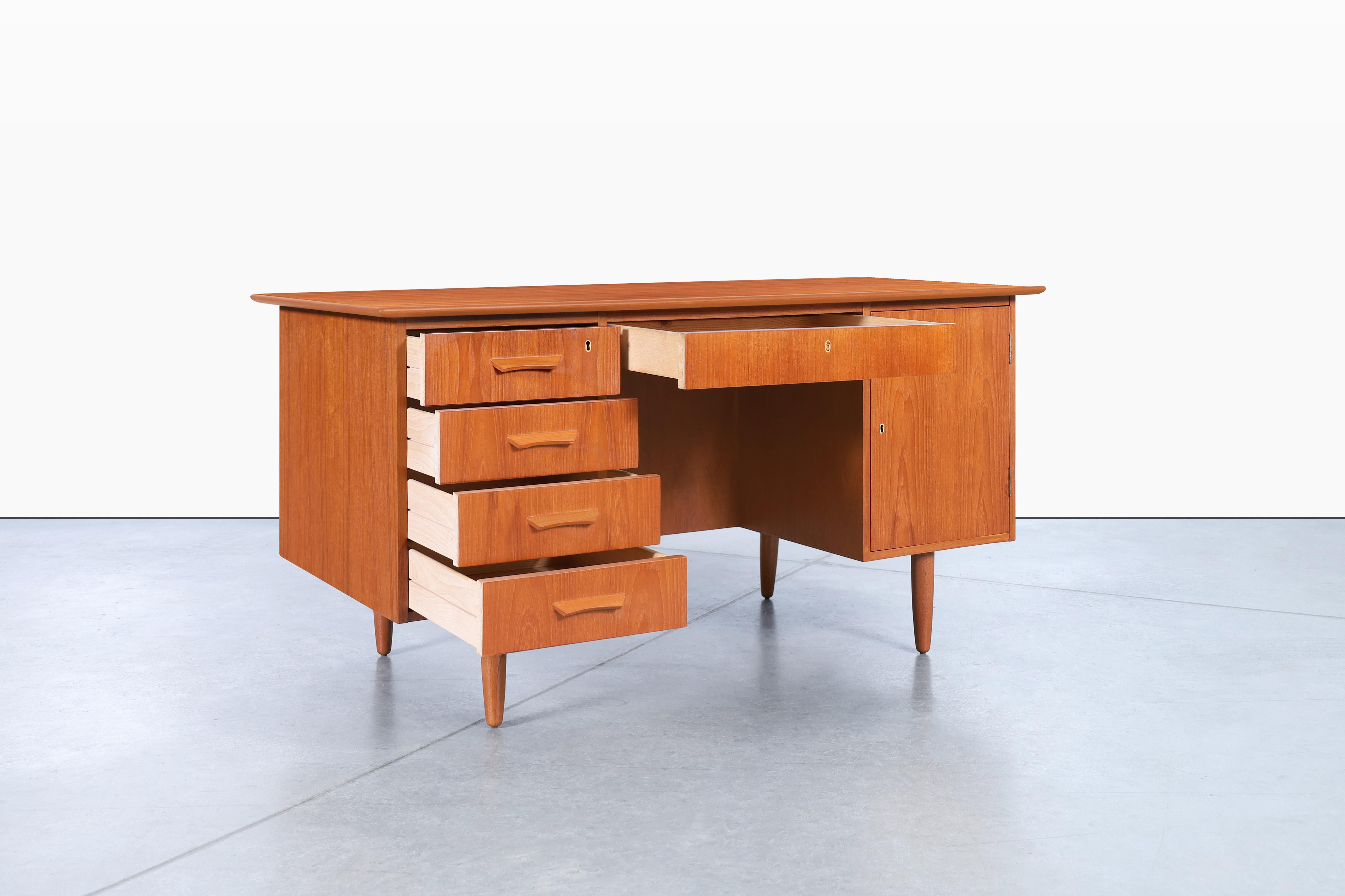 Danish Modern Teak Desk with Bookcase For Sale 1