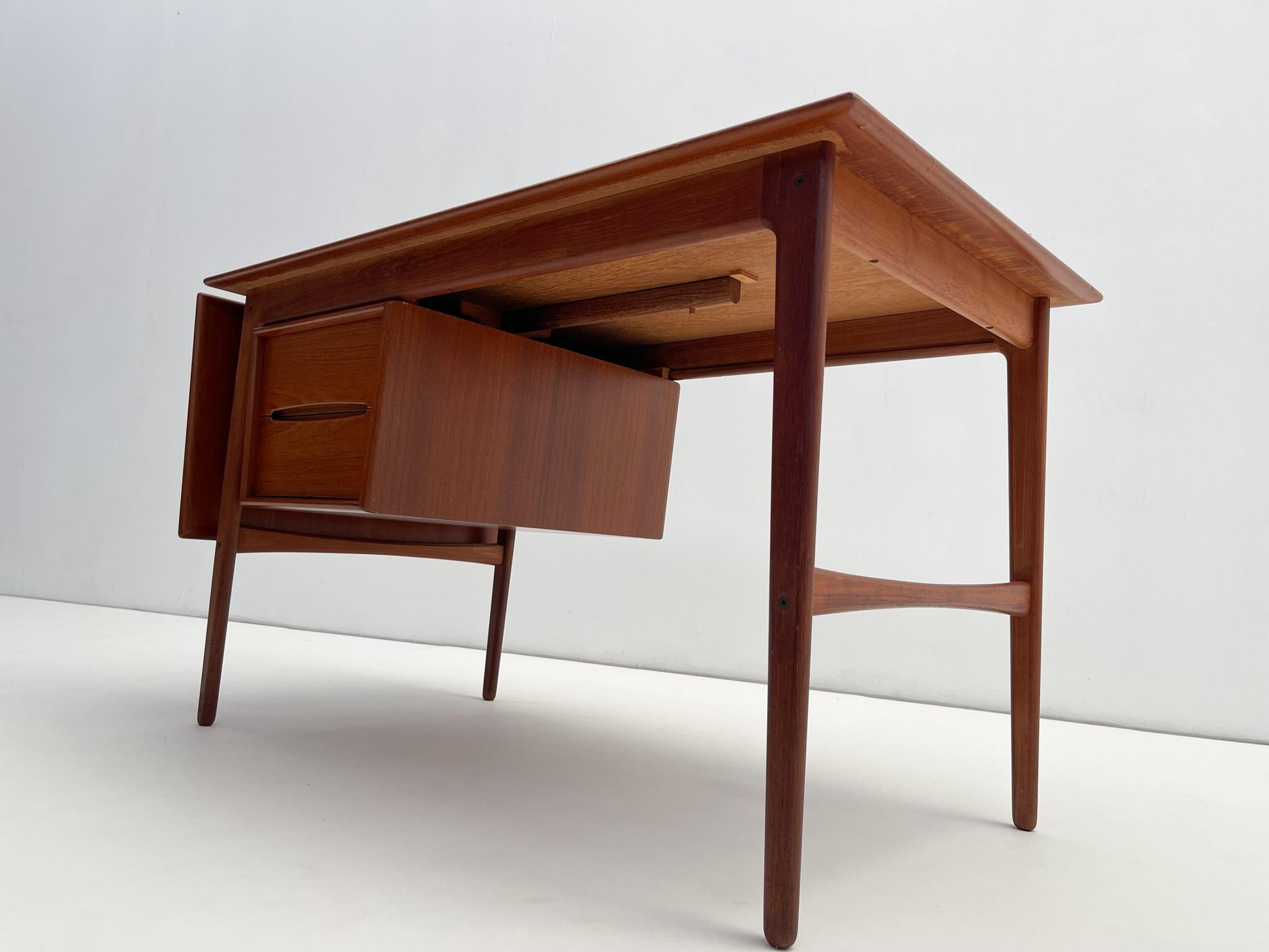 Danese Scrivania moderna danese in teak con ante a ribalta di Aksel Boll Jensen in vendita