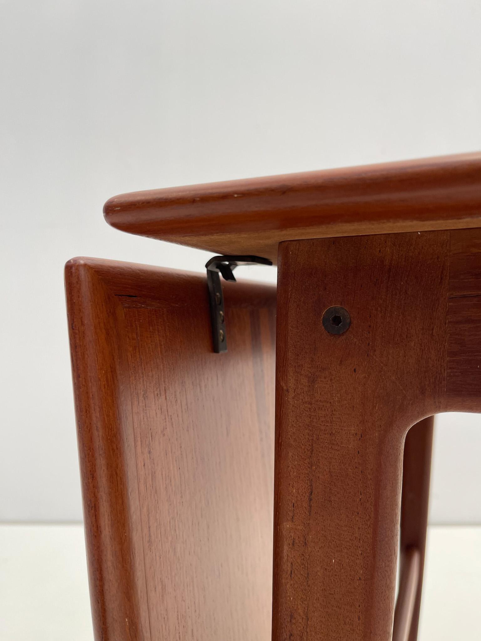 Scrivania moderna danese in teak con ante a ribalta di Aksel Boll Jensen in vendita 2