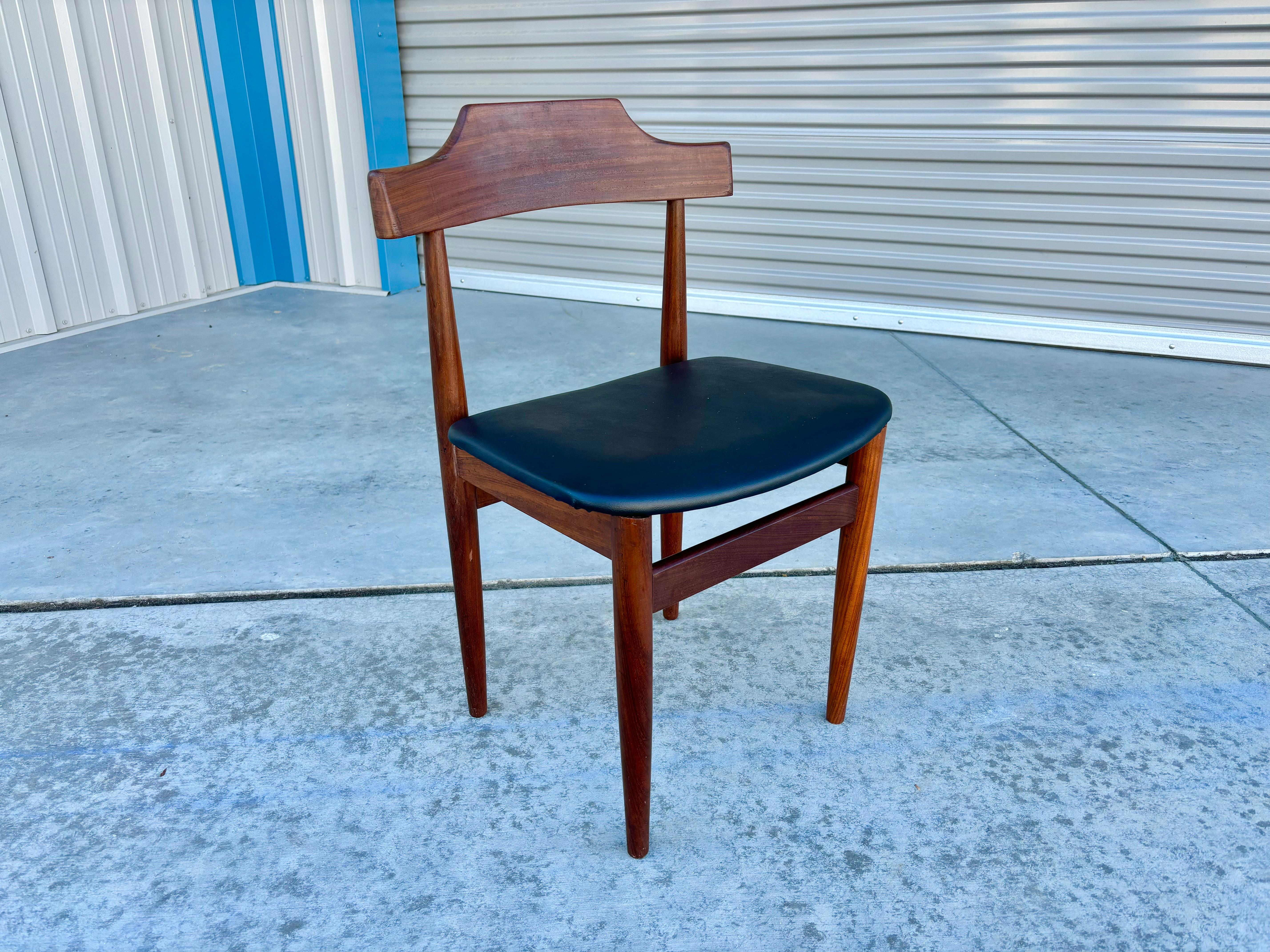 Sedie da pranzo moderne danesi in teak di Hans Olsen per Frem Røjle 1960 - set di 4 in vendita 4