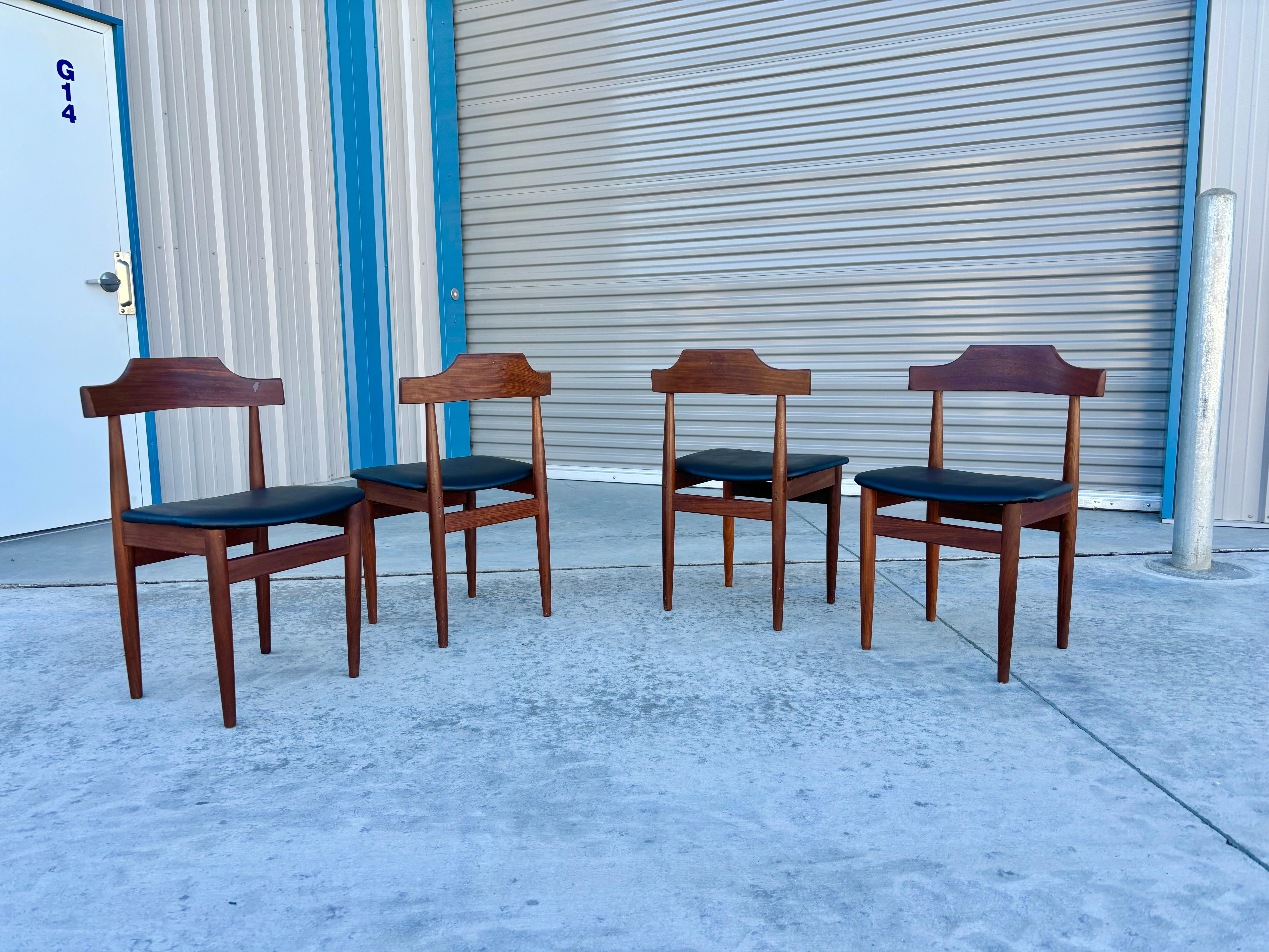 Danese Sedie da pranzo moderne danesi in teak di Hans Olsen per Frem Røjle 1960 - set di 4 in vendita