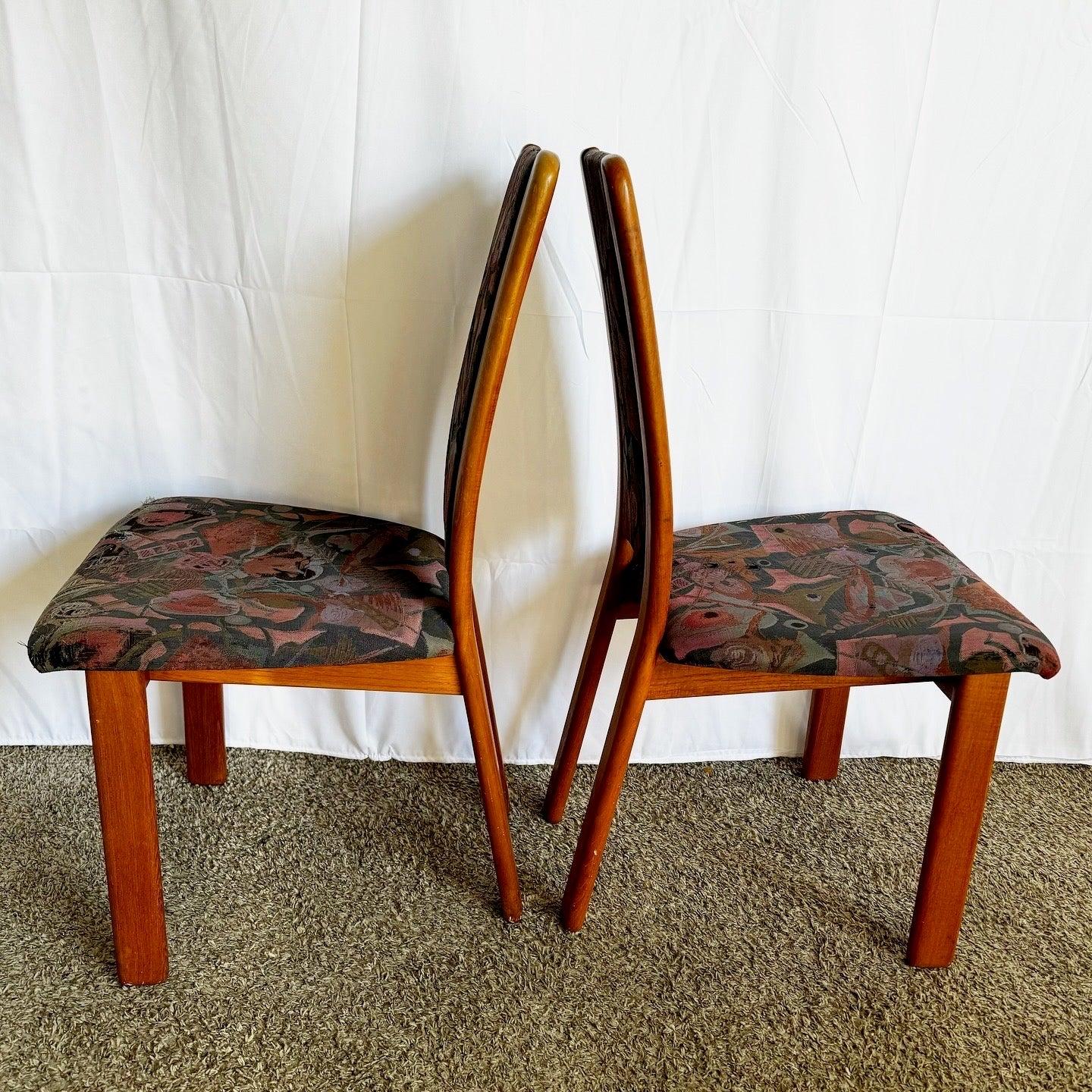 Fine XX secolo Sedie da pranzo moderne danesi in teak di Virsidan - Set di 4 in vendita