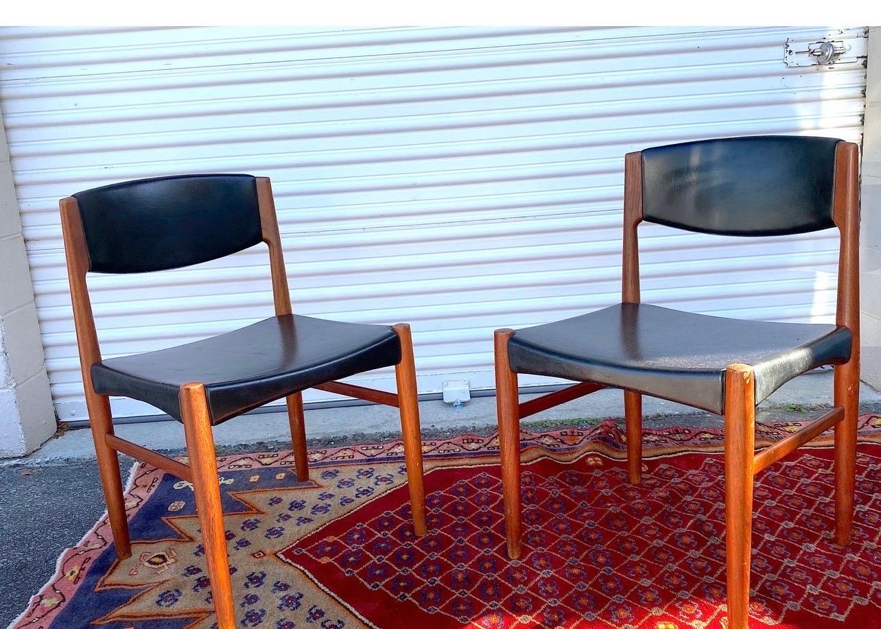 Danish-Modern Teak Dining Chairs from Glostrup, a Pair 1